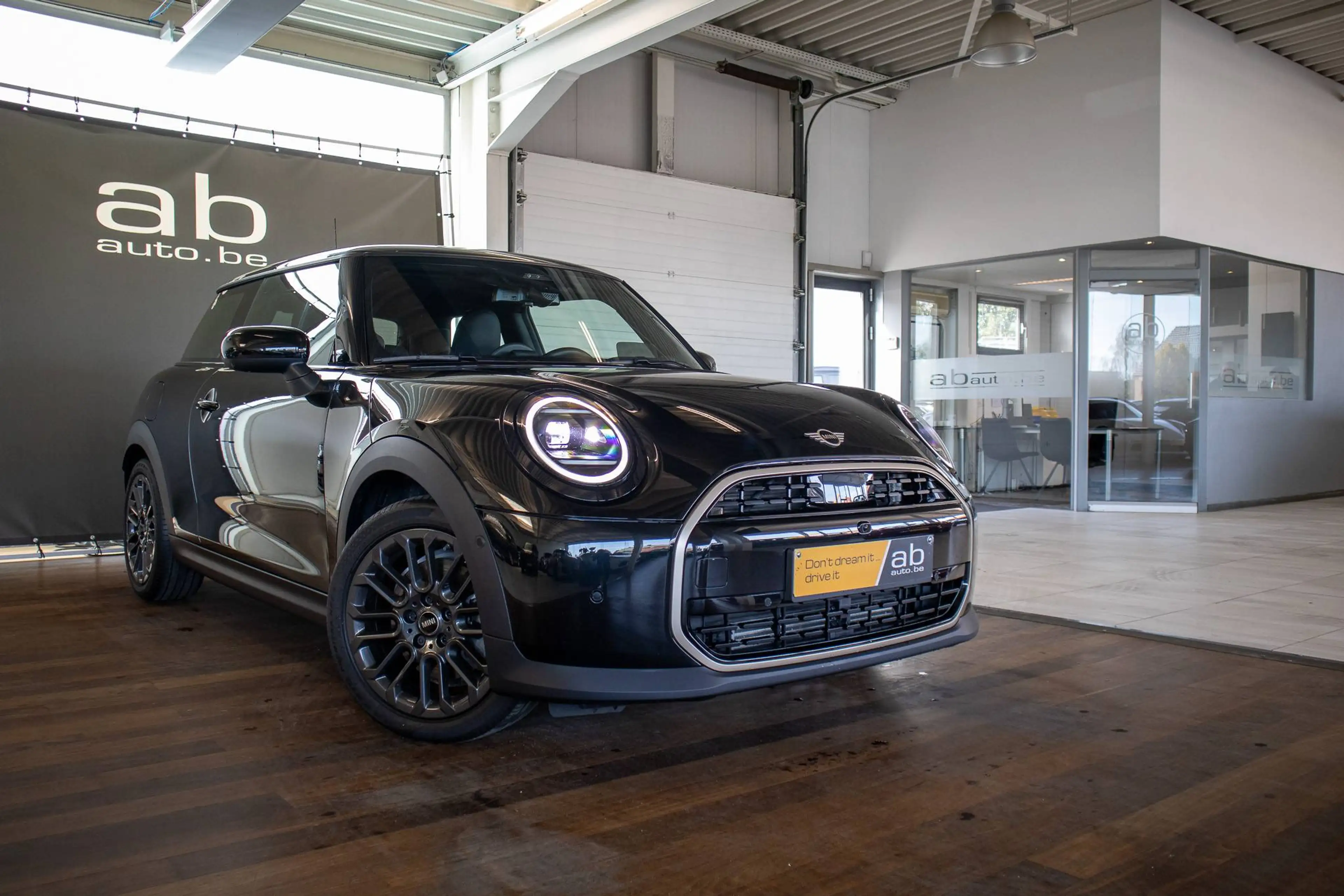 MINI Cooper C LED, CAMERA, SPORTZETELS, HARMAN KARDON, COMFORT ACCESS — photo 3
