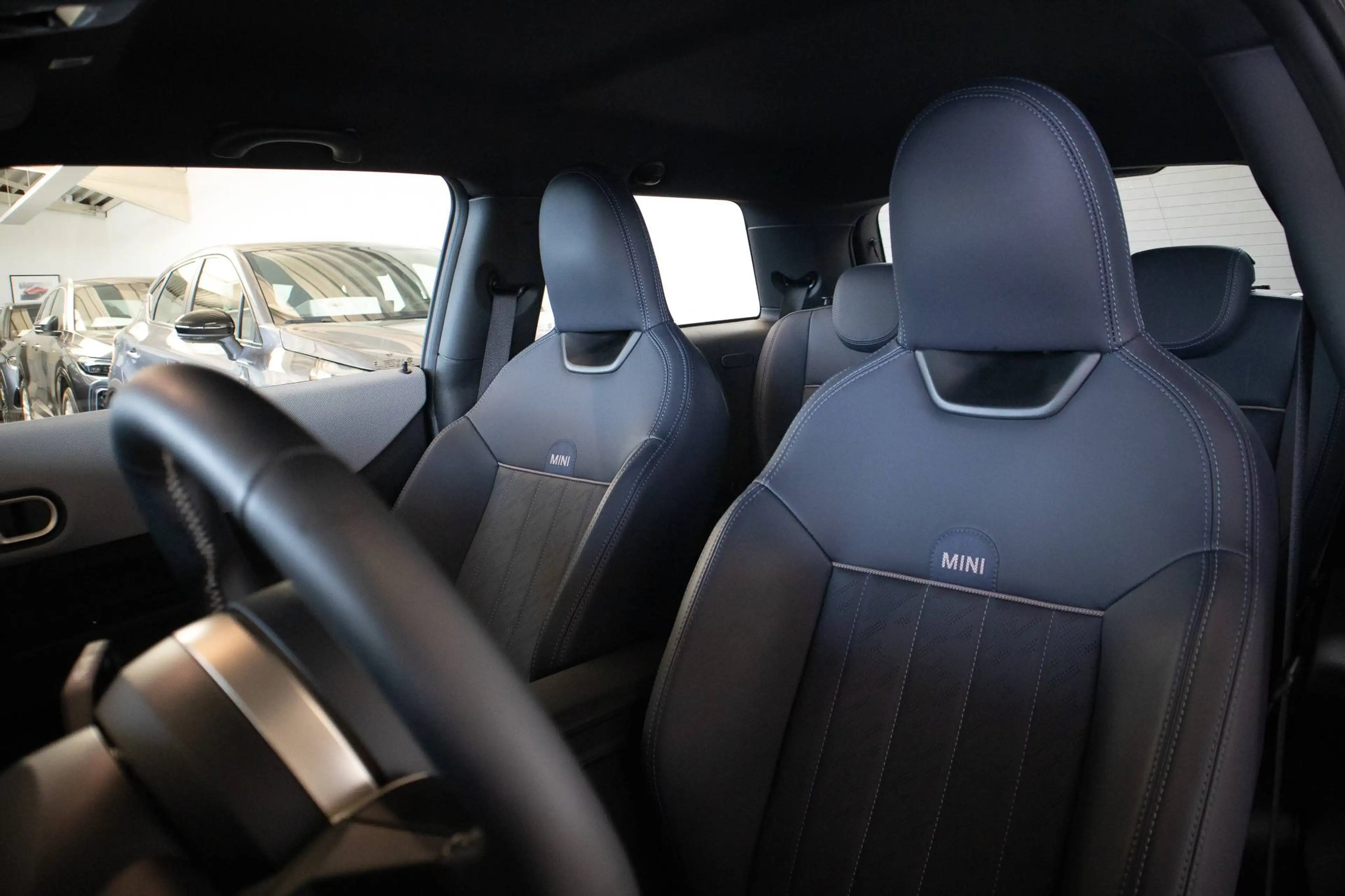 MINI Cooper C LED, CAMERA, SPORTZETELS, HARMAN KARDON, COMFORT ACCESS — photo 8
