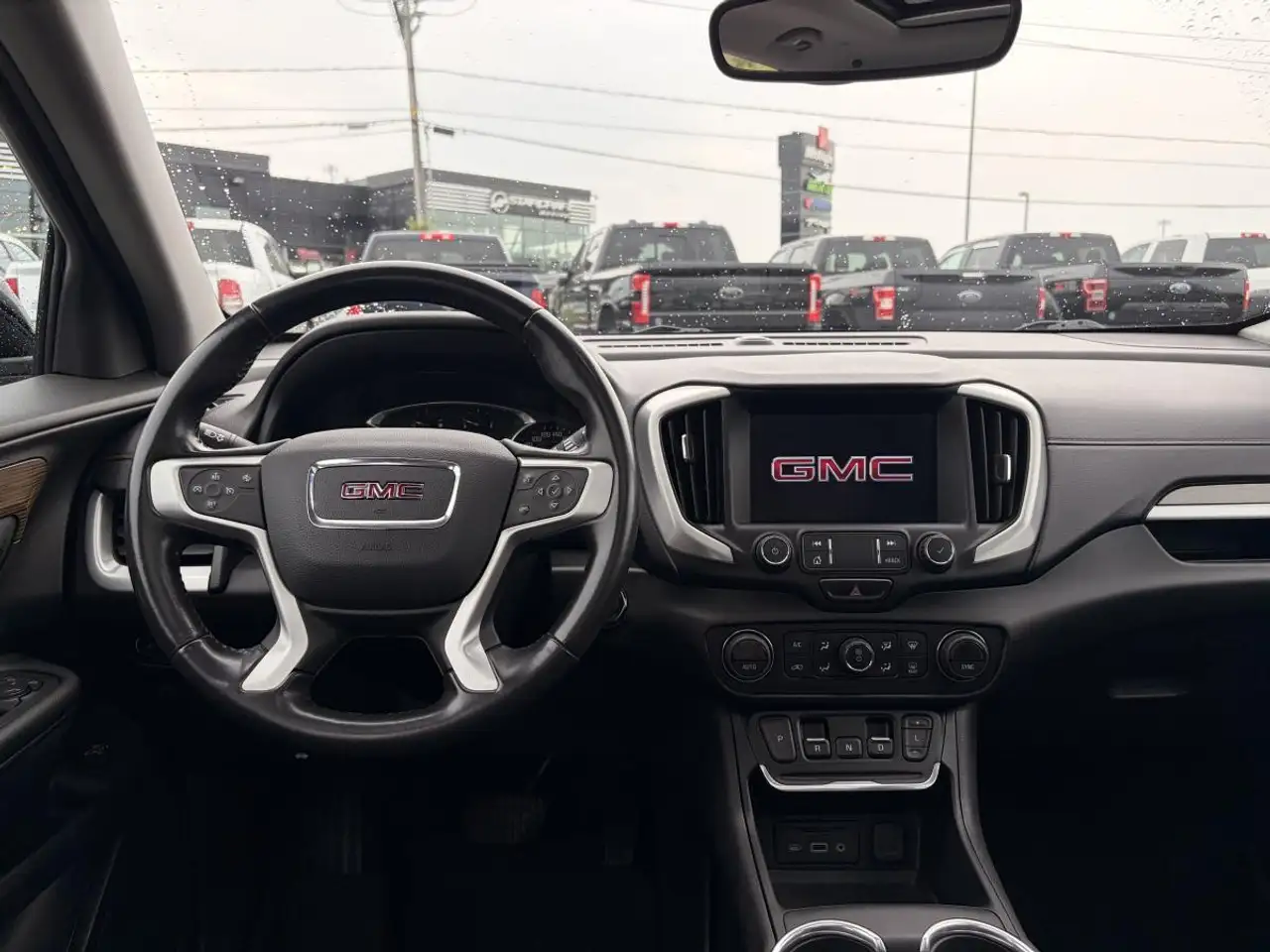 GMC Terrain photo GMC Terrain