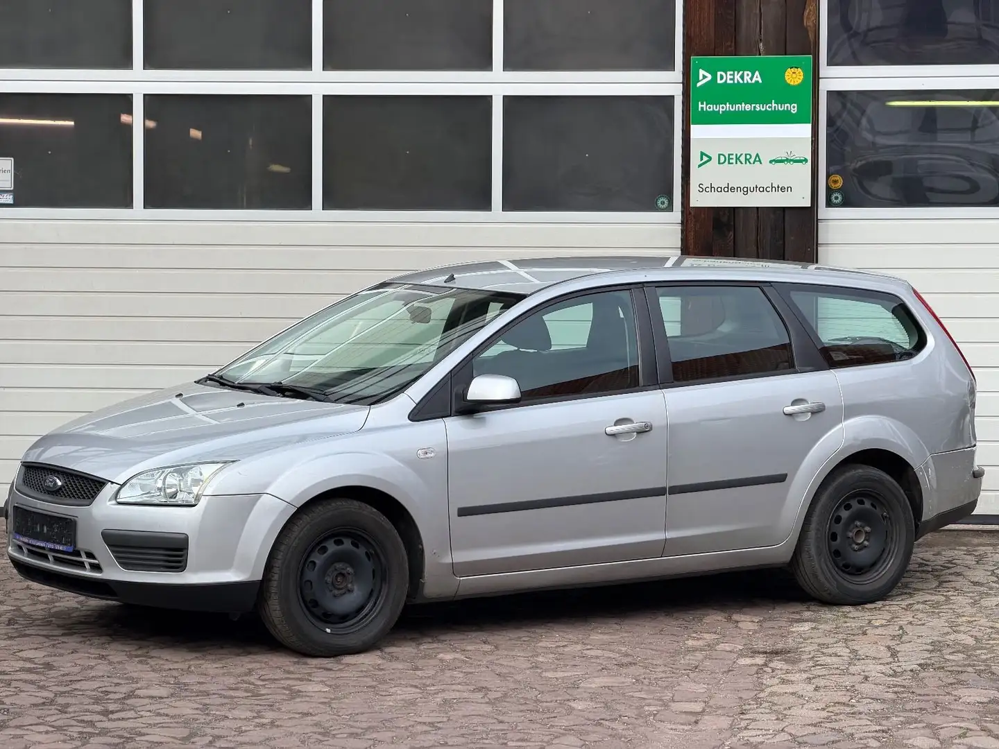Ford Focus Turnier Fun X Silber - 2