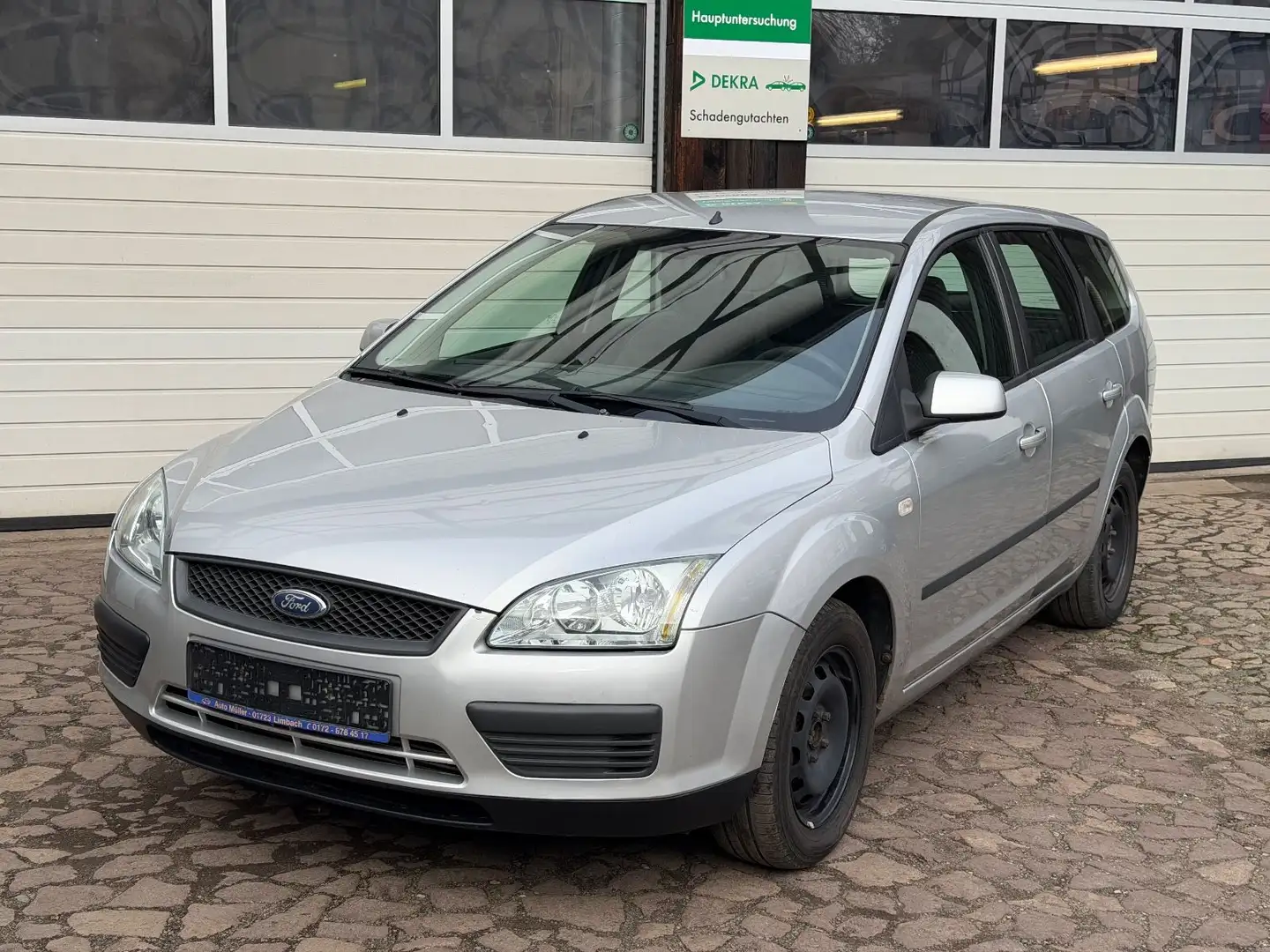 Ford Focus Turnier Fun X Silber - 1