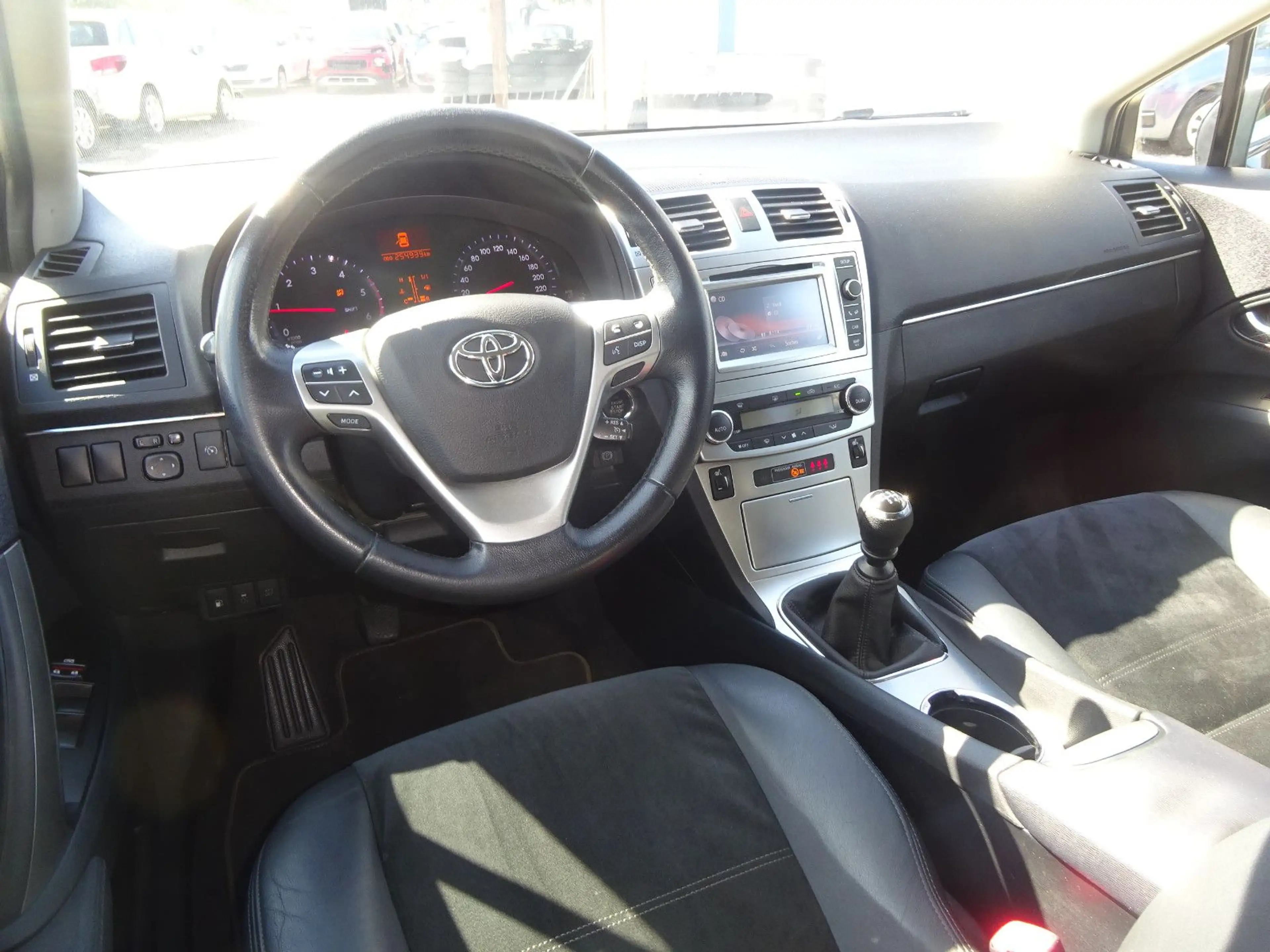 Toyota Avensis Kombi 2.0-l-D-4D Edition — photo 9