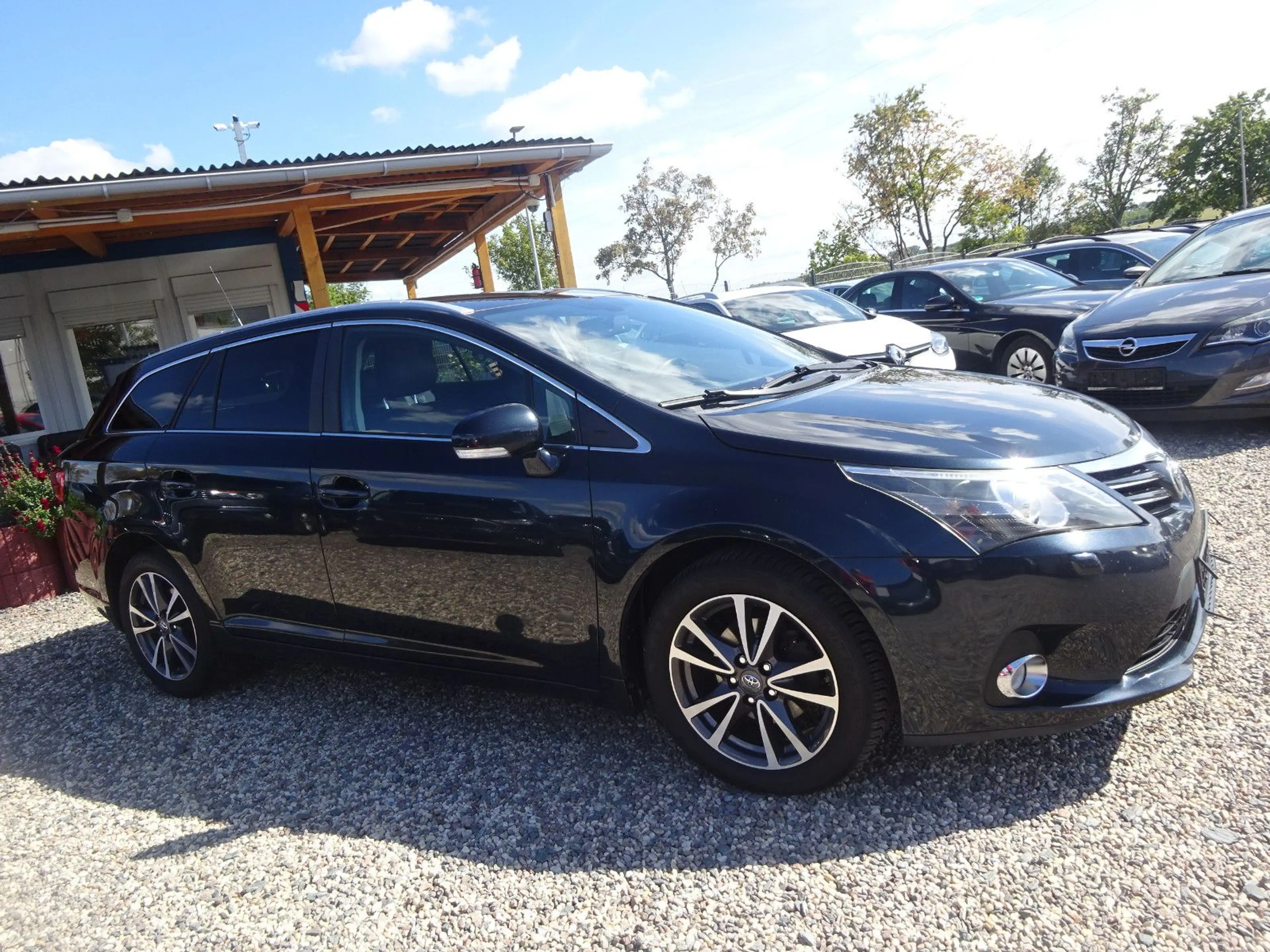 Toyota Avensis Kombi 2.0-l-D-4D Edition — photo 3