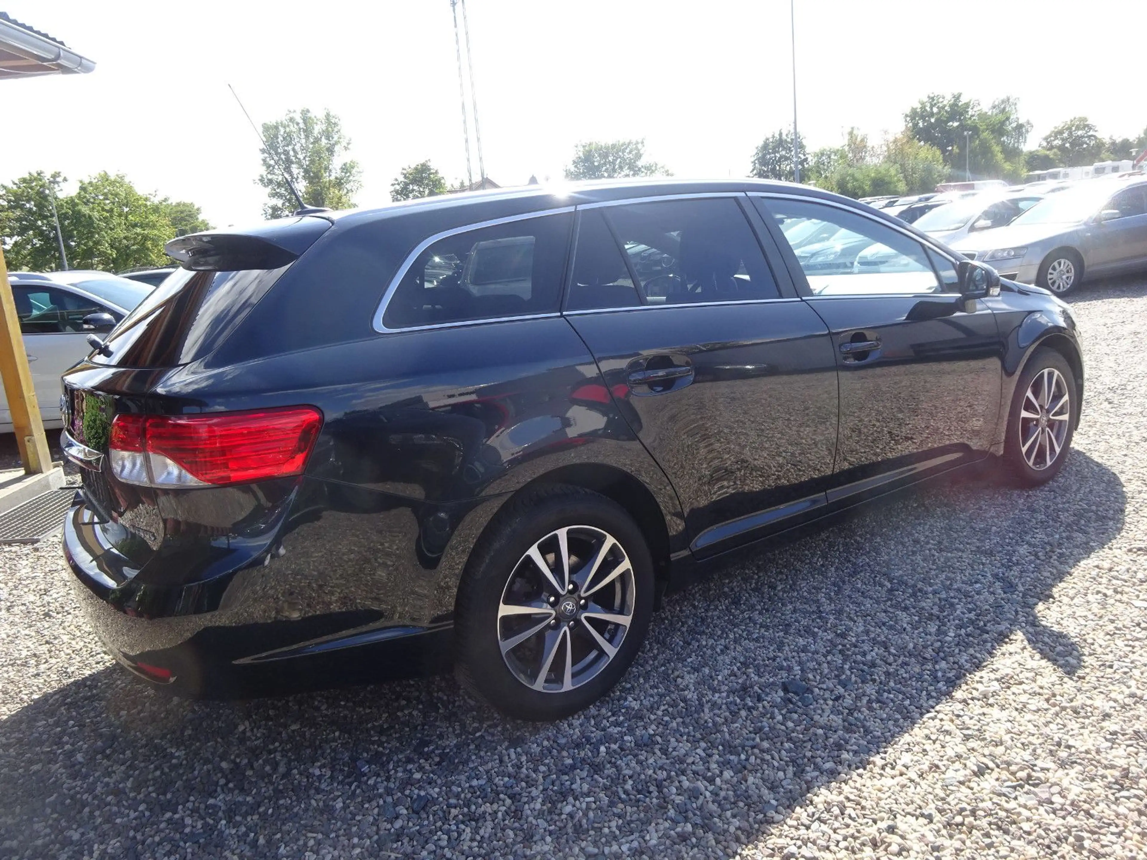Toyota Avensis Kombi 2.0-l-D-4D Edition — photo 4