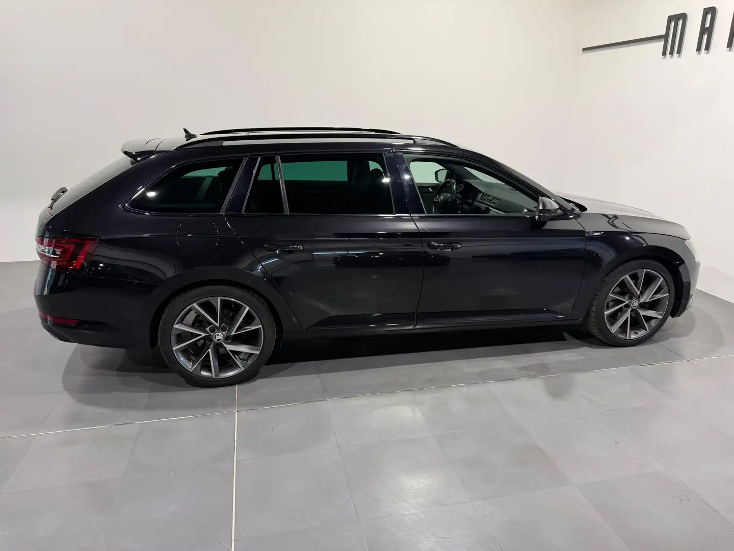 Skoda Superb Superb 4x4 Sportline L&K Blackedition Schwarz - 2