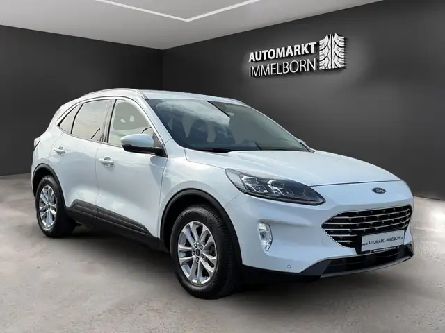 Ford Kuga main image
