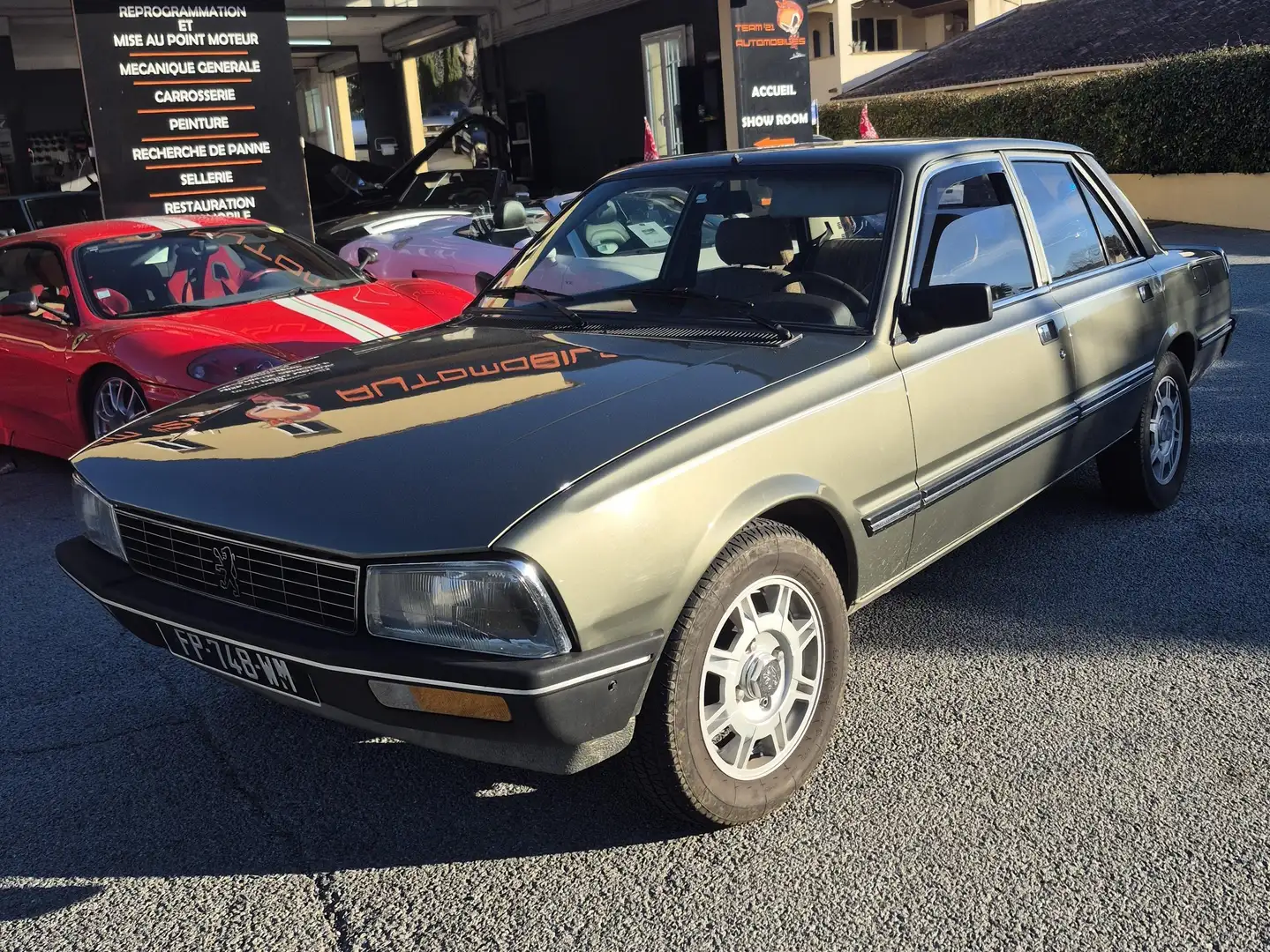 Peugeot 505 2.2i STI 115 Grau - 1