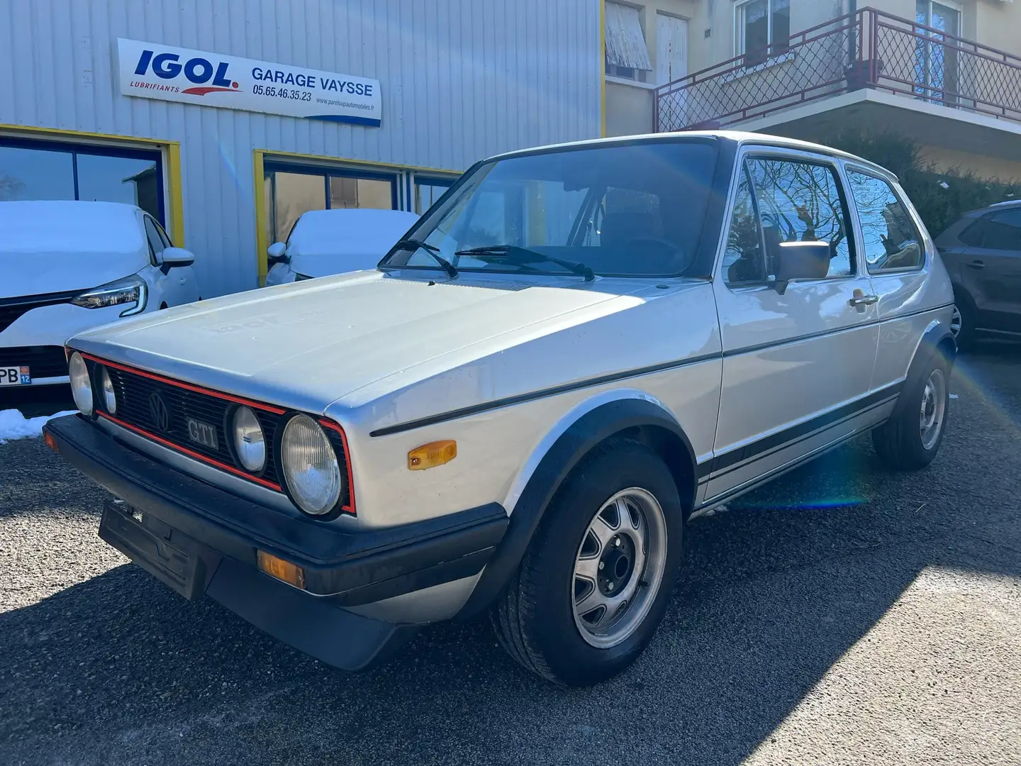 Volkswagen Golf GTI Srebrny - 2