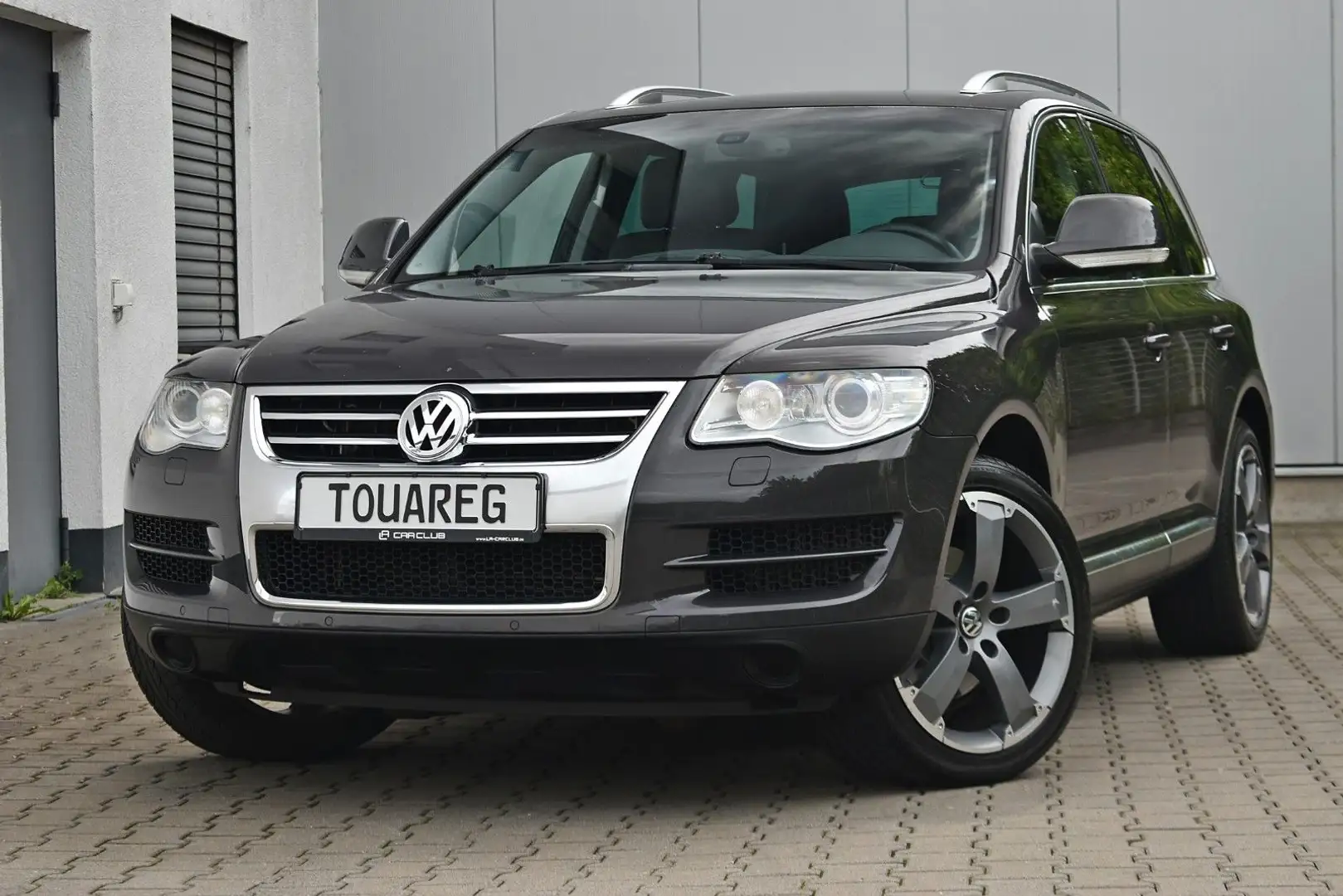 Volkswagen Touareg 3.0 V6 Standheizung! AHK! Navi! 20 Zoll! Braun - 2