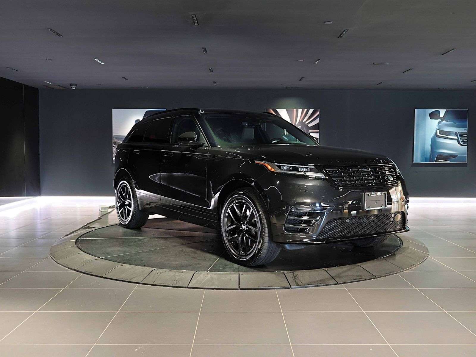 2026 Land Rover Range Rover Velar Dynamic SE | Sunroof | Navigation | Bluetooth | He — снимка 1