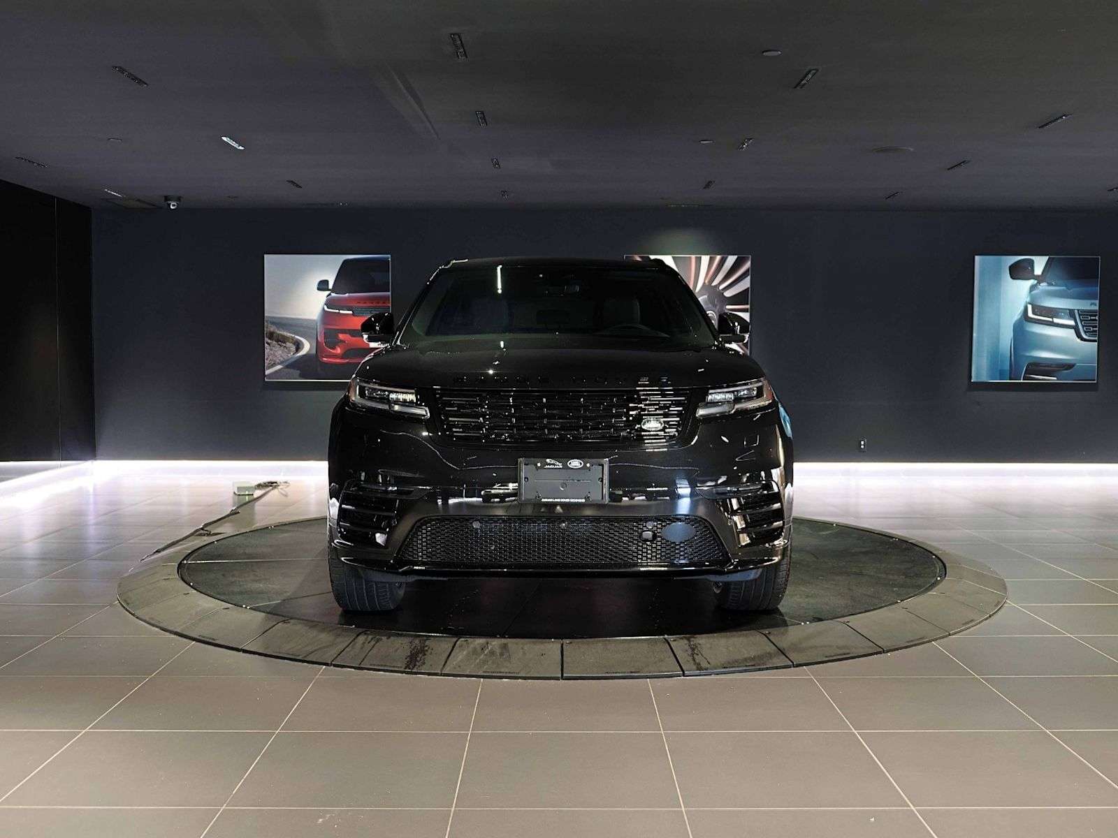 2026 Land Rover Range Rover Velar Dynamic SE | Sunroof | Navigation | Bluetooth | He — снимка 1