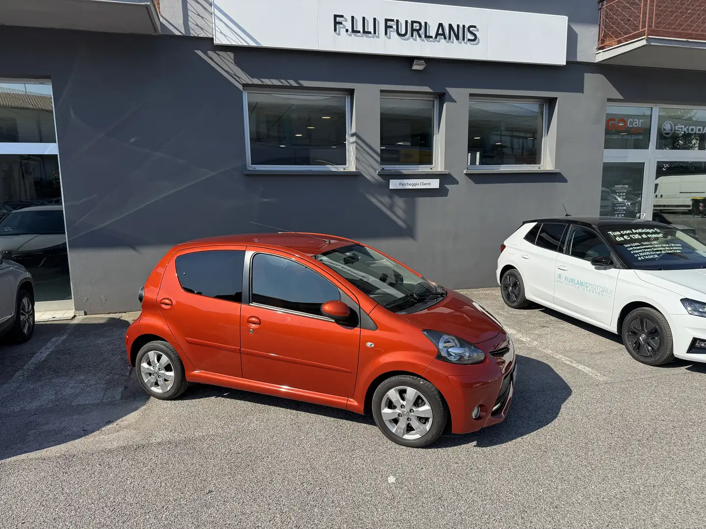 Toyota Aygo 5 porte  1.0 Orange Connect Orange - 1