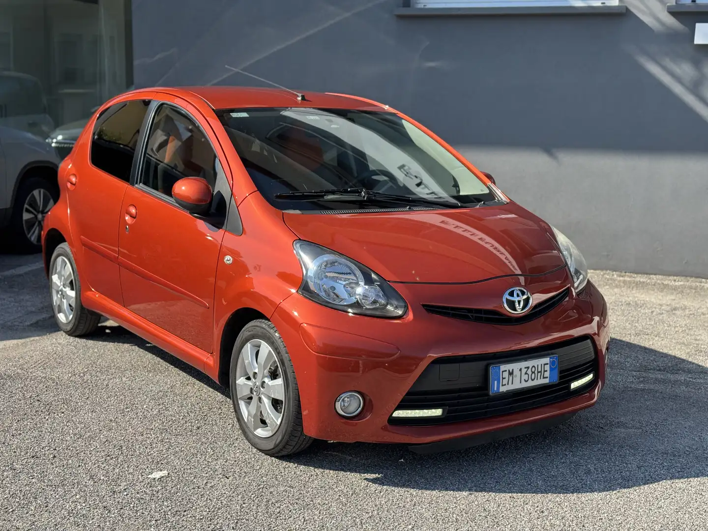 Toyota Aygo 5 porte  1.0 Orange Connect Orange - 2