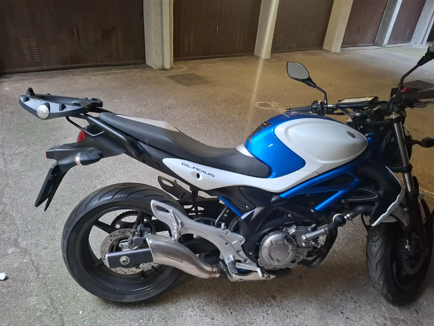 Suzuki Gladius 650 Kék - 1