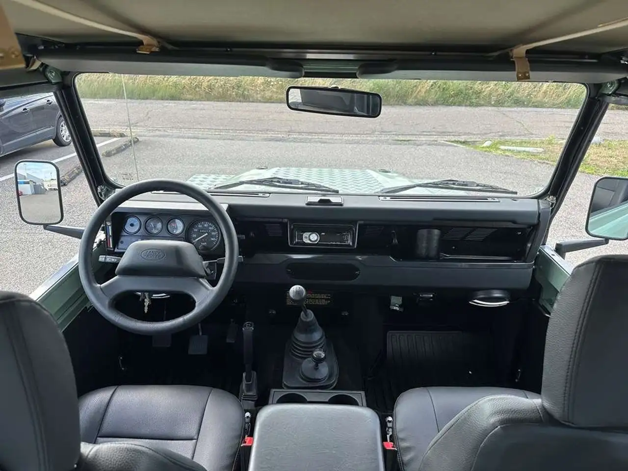 Land Rover Defender FULL BODY RESTORATION in Perfect condition, foto 11
