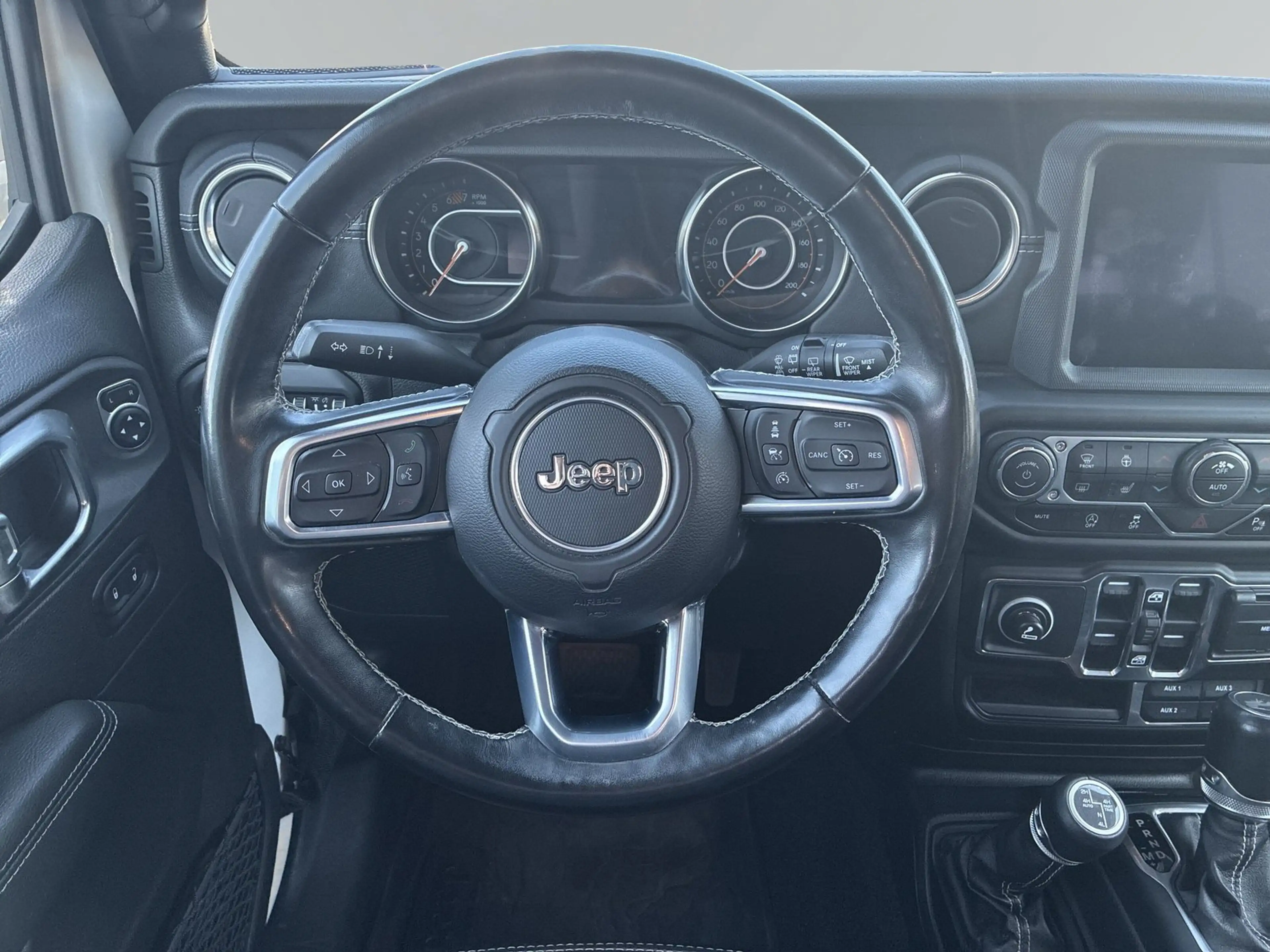 Jeep Wrangler Unlimited Overland *NAVI.AHK.RFK* — photo 12