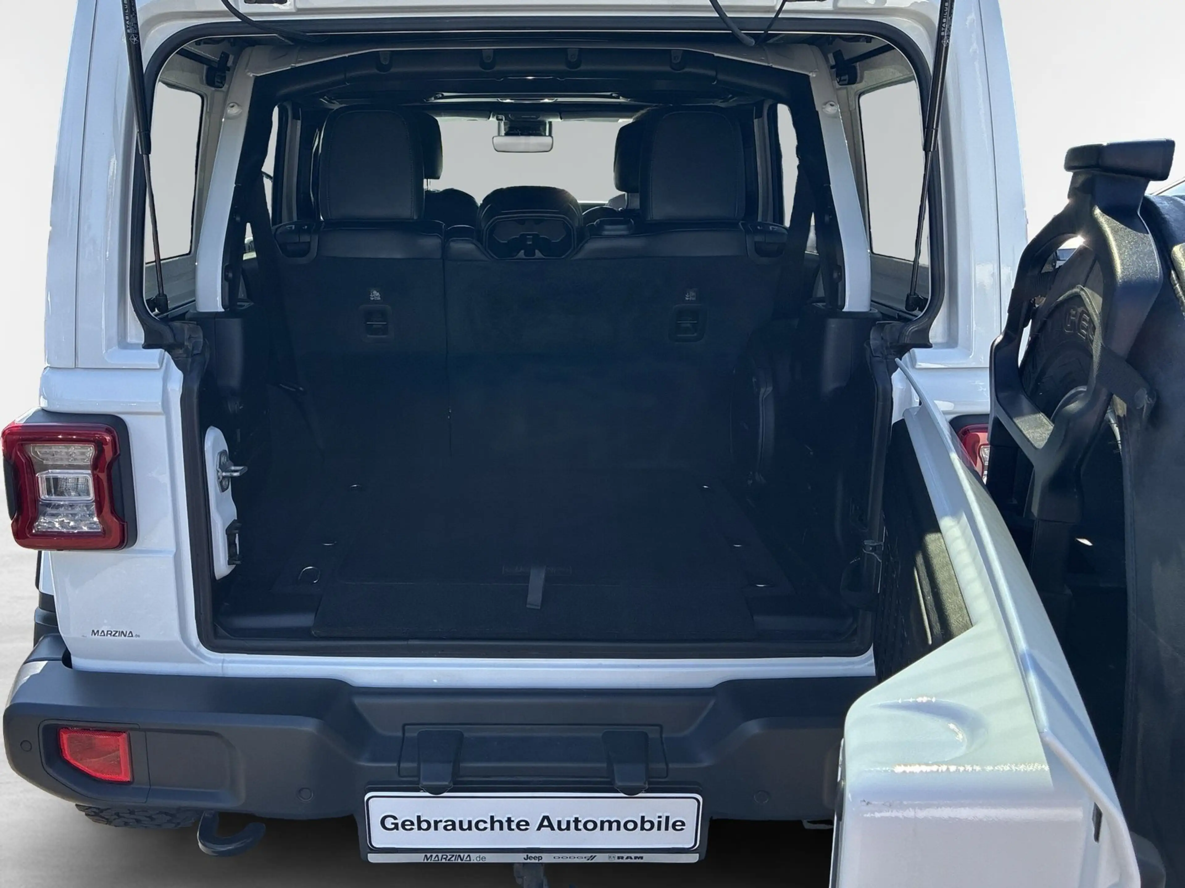 Jeep Wrangler Unlimited Overland *NAVI.AHK.RFK* — photo 7