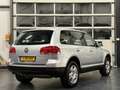 Volkswagen Touareg 3.2 V6 High-Line Aut.-6 | BTW auto | 101.292 km.! Grau - thumbnail 3