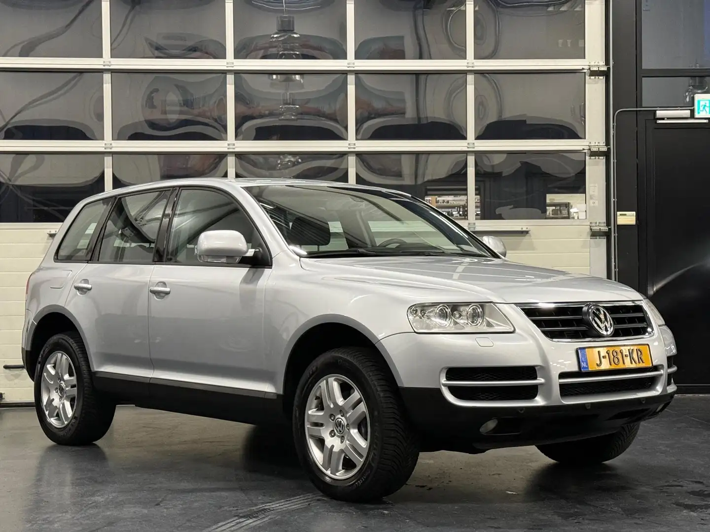 Volkswagen Touareg 3.2 V6 High-Line Aut.-6 | BTW auto | 101.292 km.! Grau - 2