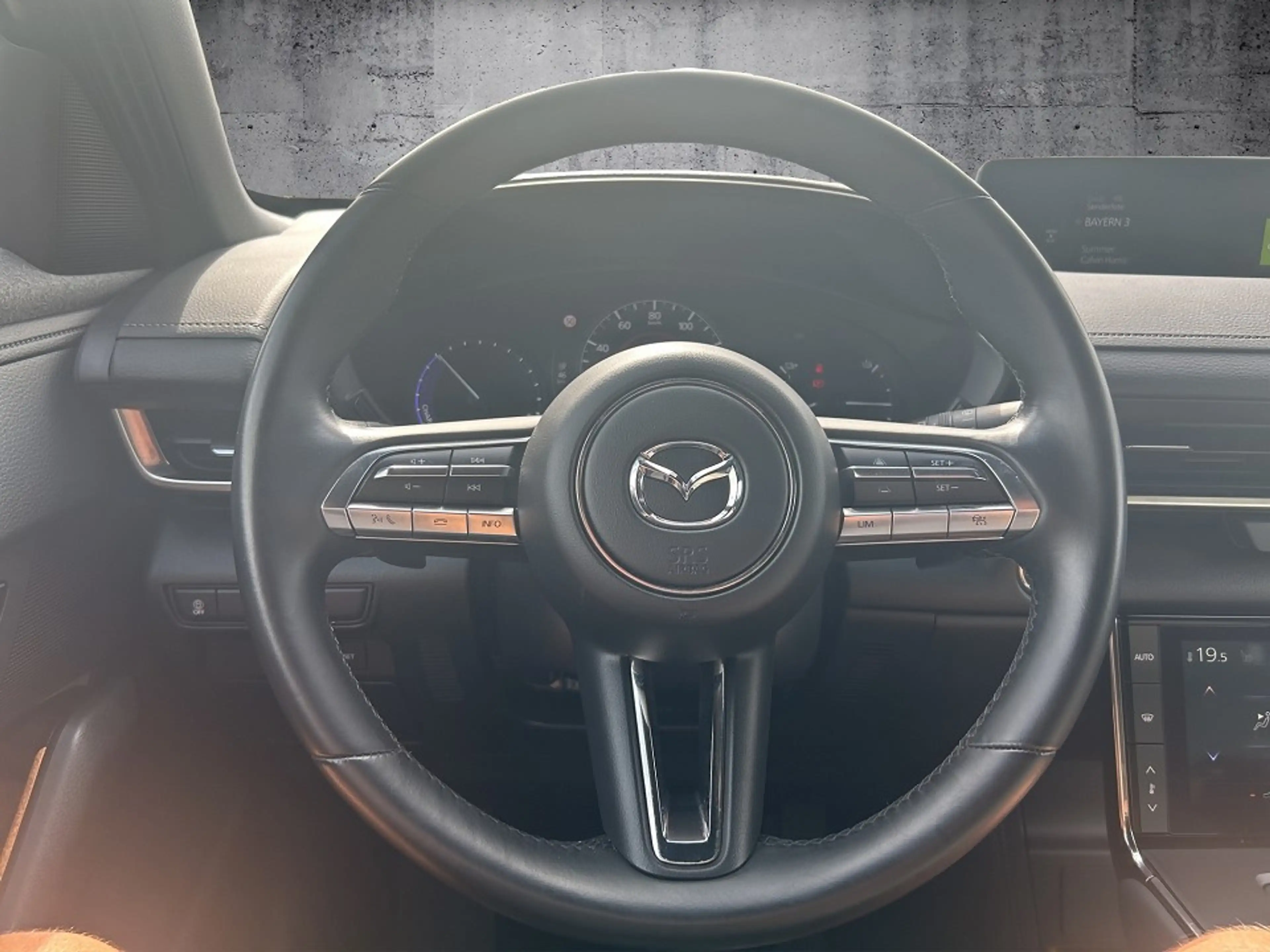 Mazda MX-30 Elektro Automatik First Edition — photo 11