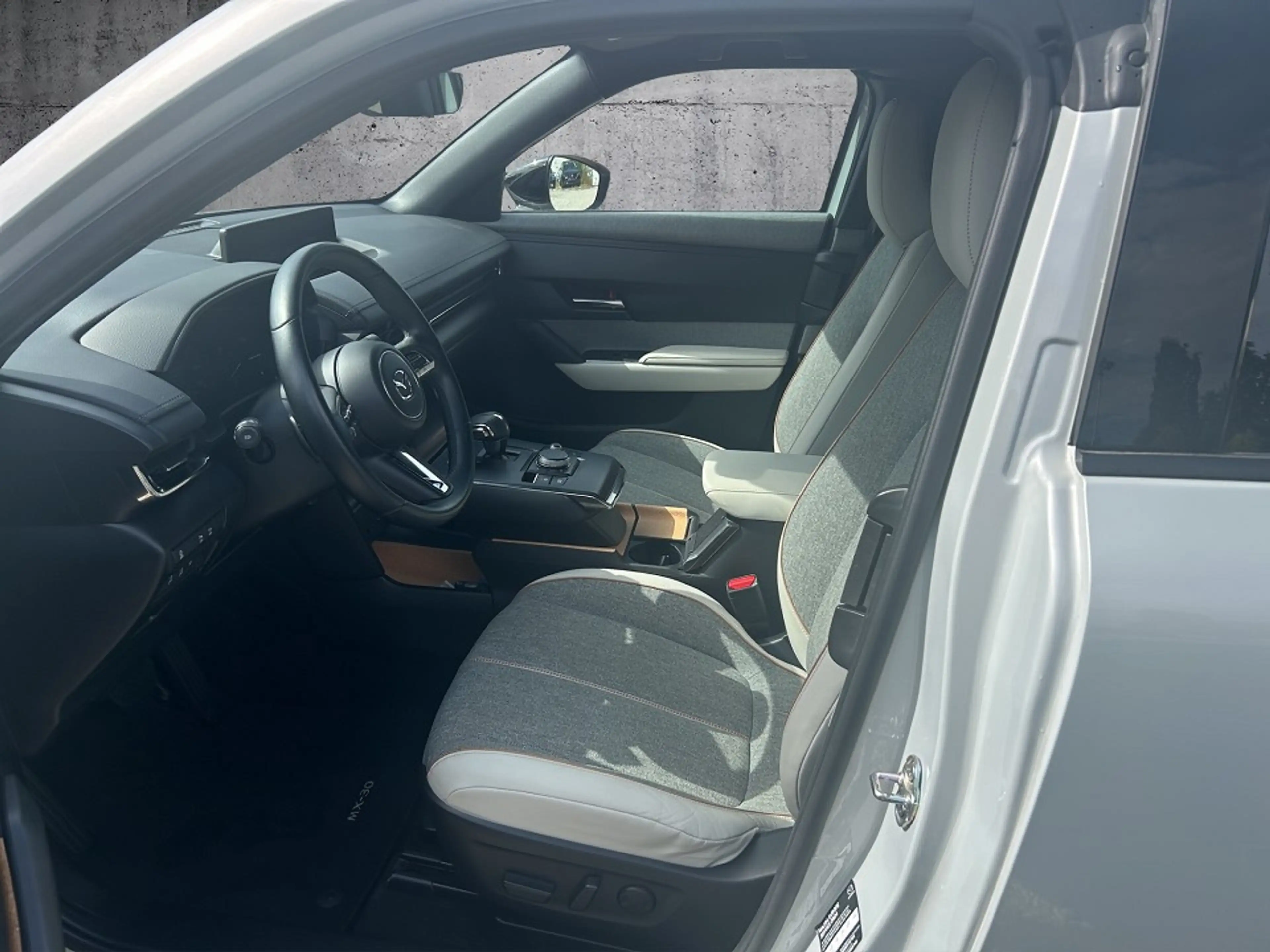 Mazda MX-30 Elektro Automatik First Edition — photo 8