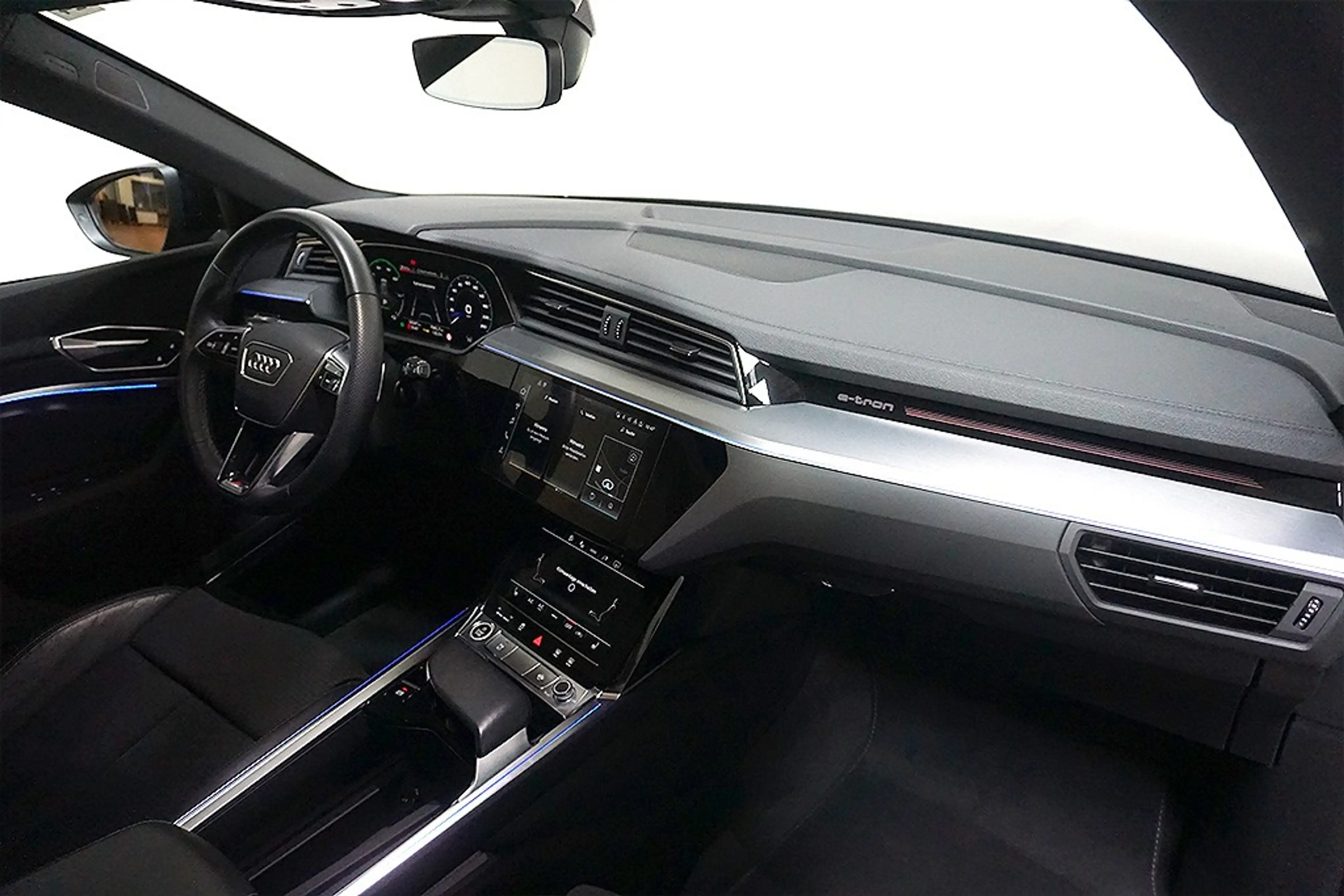 Audi e-tron 55 2xS-Line Quattro Virtual AHK Navi LED — photo 13