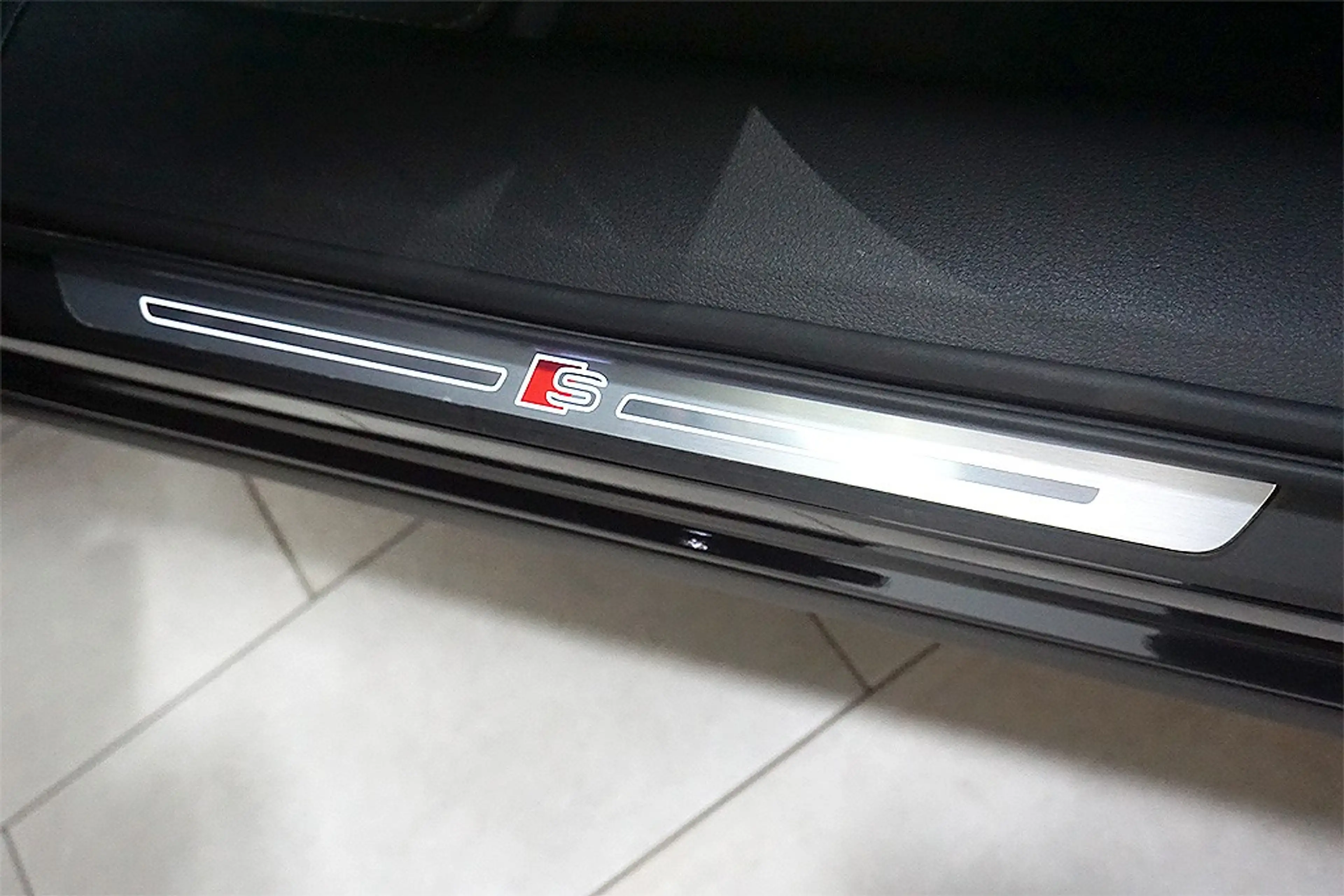 Audi e-tron 55 2xS-Line Quattro Virtual AHK Navi LED — photo 8