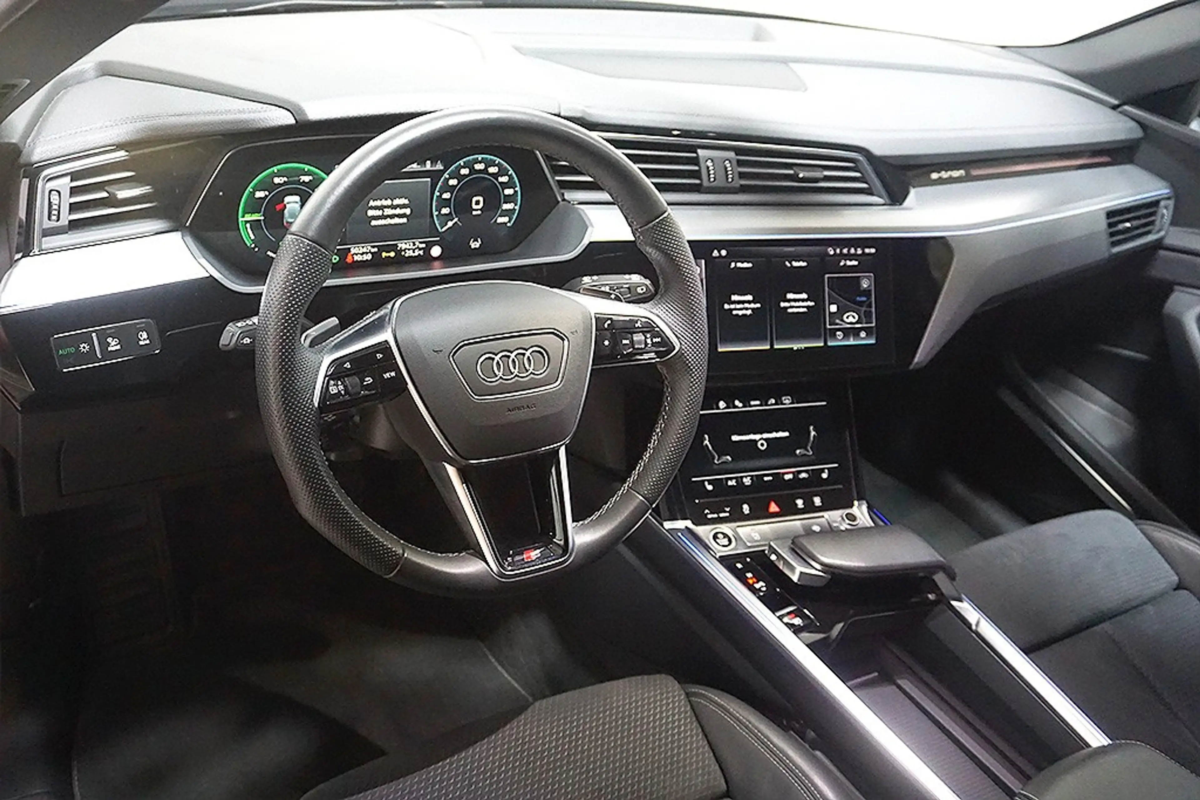 Audi e-tron 55 2xS-Line Quattro Virtual AHK Navi LED — photo 12