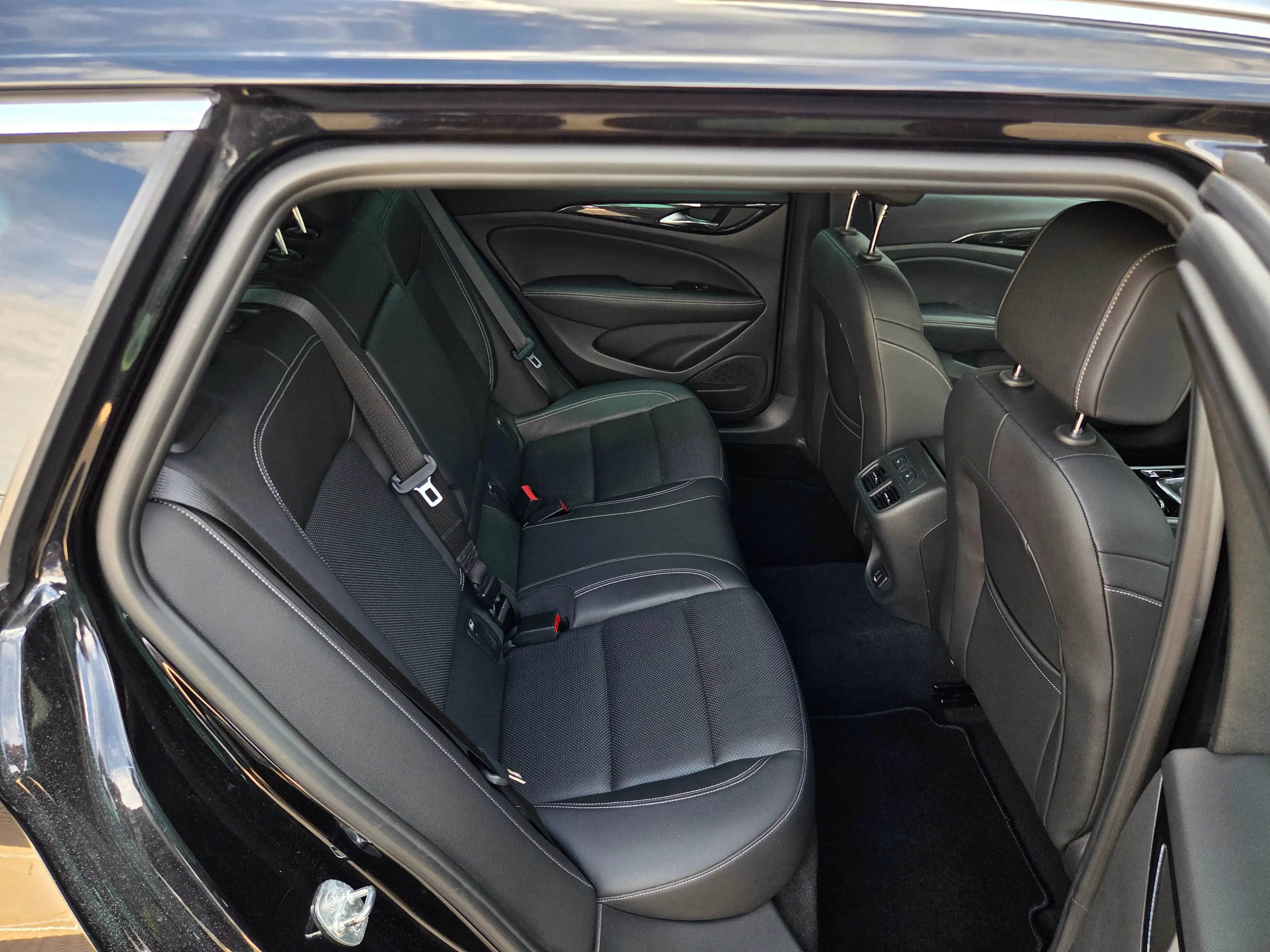 Opel Insignia Business Innovation — photo 15
