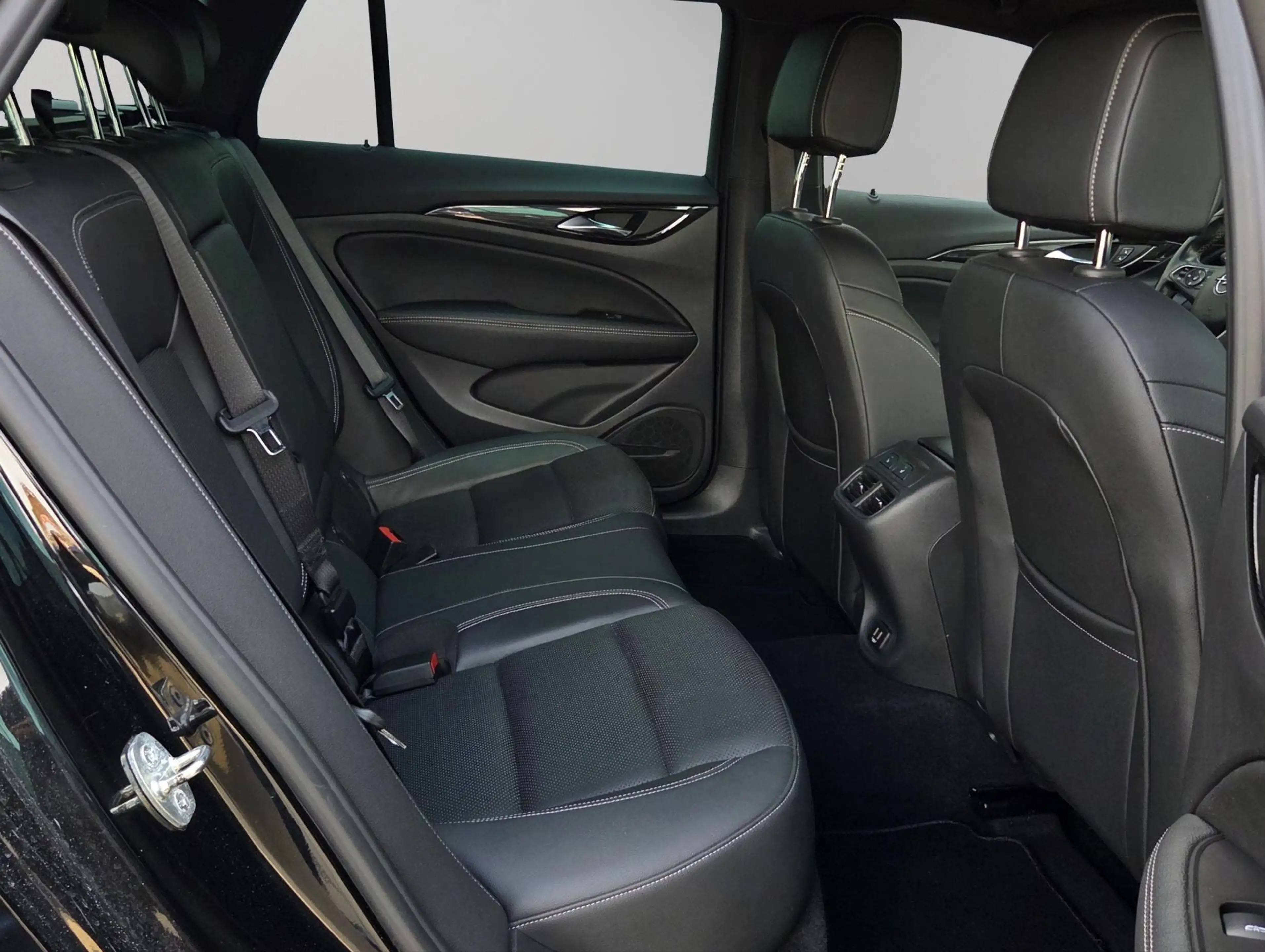 Opel Insignia Business Innovation — photo 14