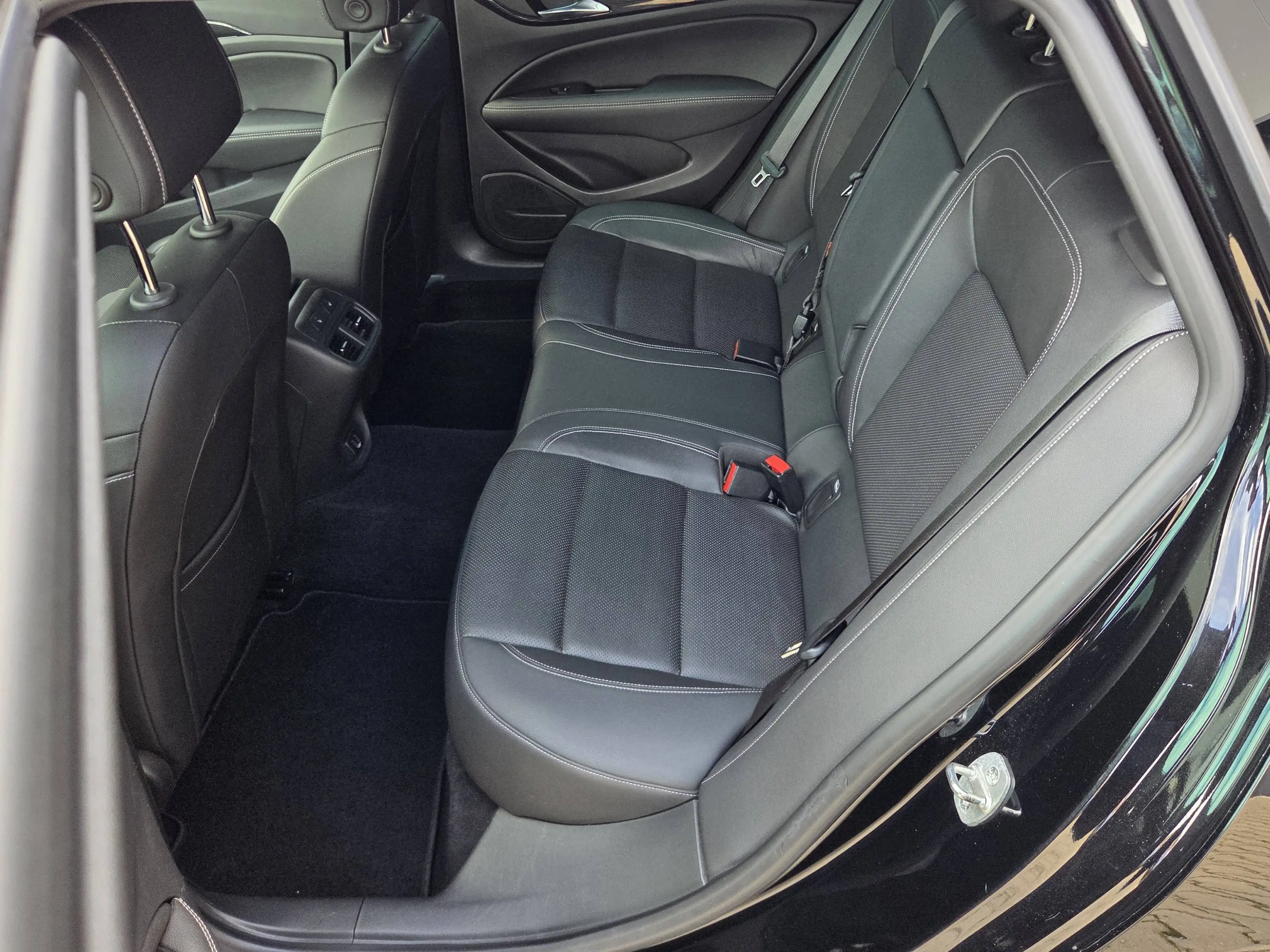 Opel Insignia Business Innovation — photo 13