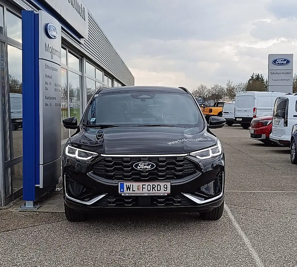Ford Kuga 2,5 Duratec FHEV ST-Line X Allrad Aut. Schwarz - 2