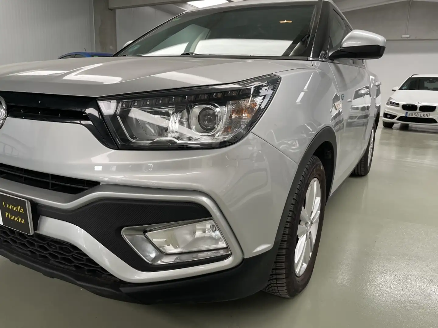 SsangYong XLV D16 Limited 4x2 Silber - 2