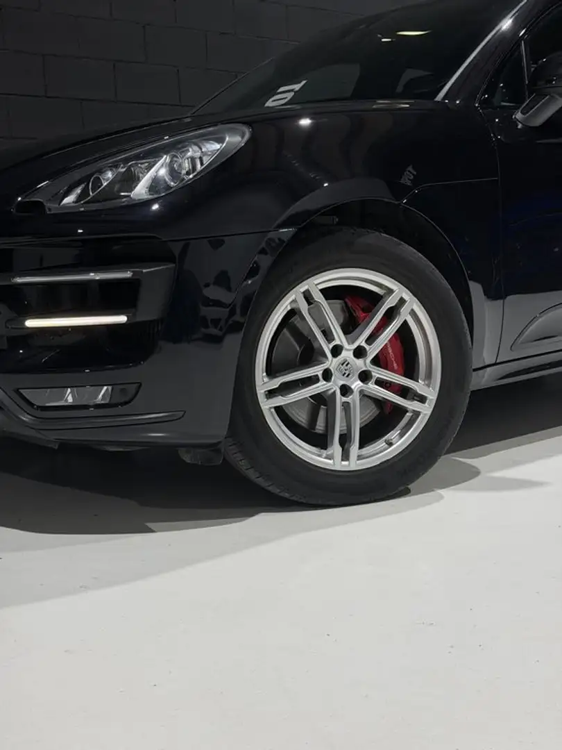 Porsche Macan Turbo Negro - 2