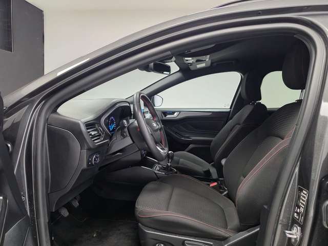 Ford Focus — photo 11
