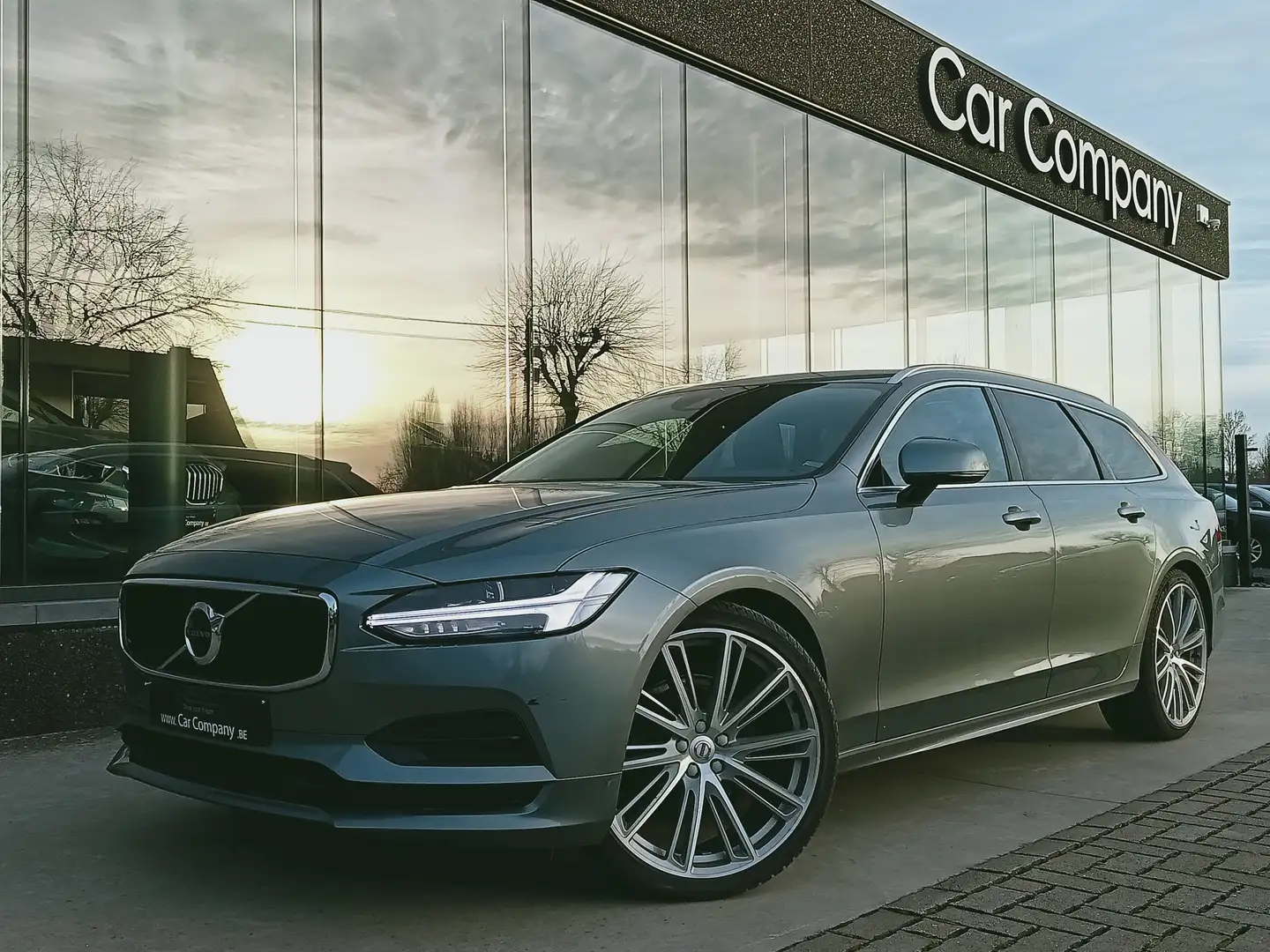 Volvo V90 2.0 D4 MOMENT. GEARTR./LED/ALU 20 INCH/CAM/GPS Grigio - 1