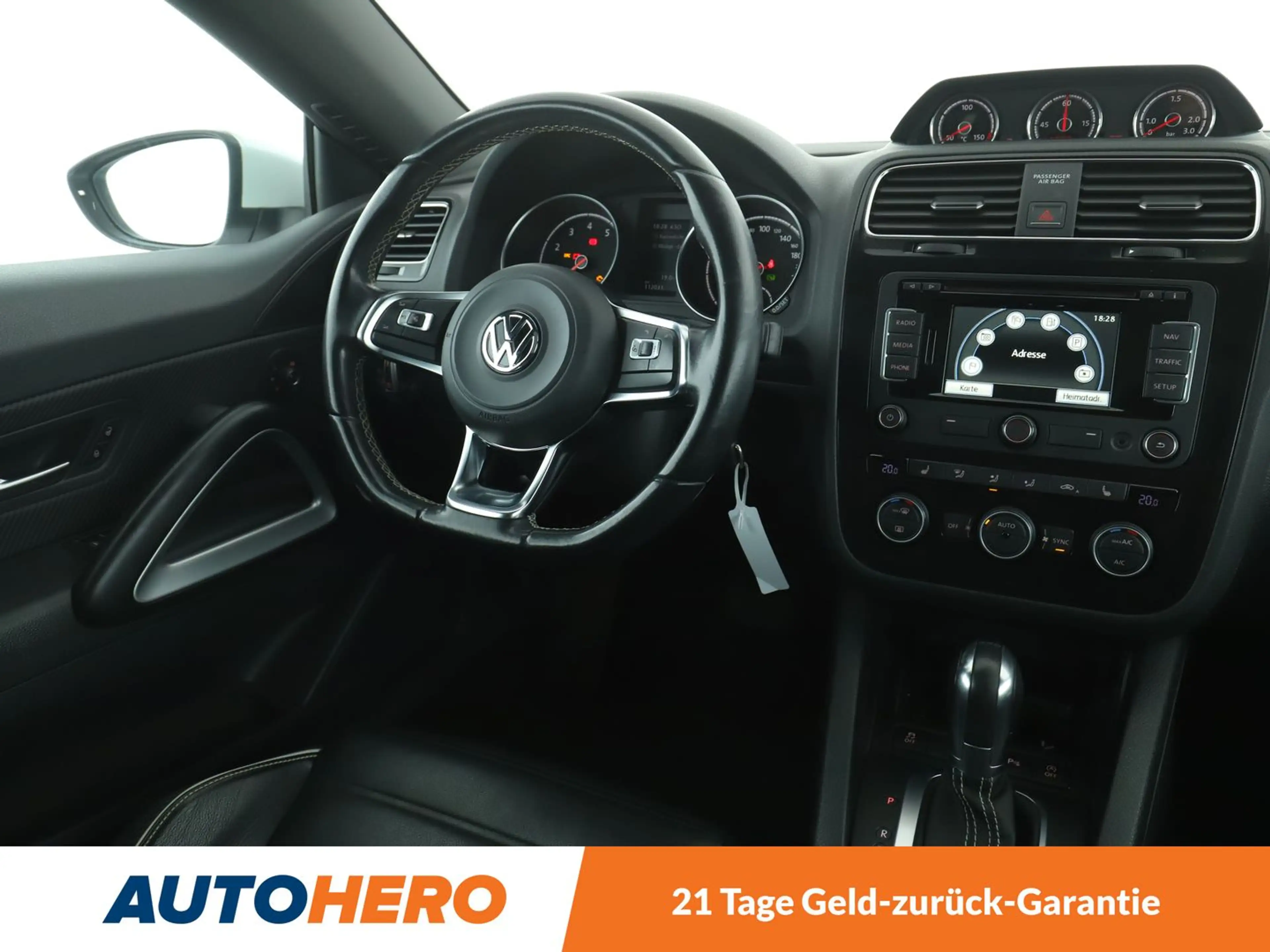 Volkswagen Scirocco 2.0 TSI BMT Aut.*NAVI*TEMPO*BI-XENON*CAM*PDC*SHZ* — photo 13
