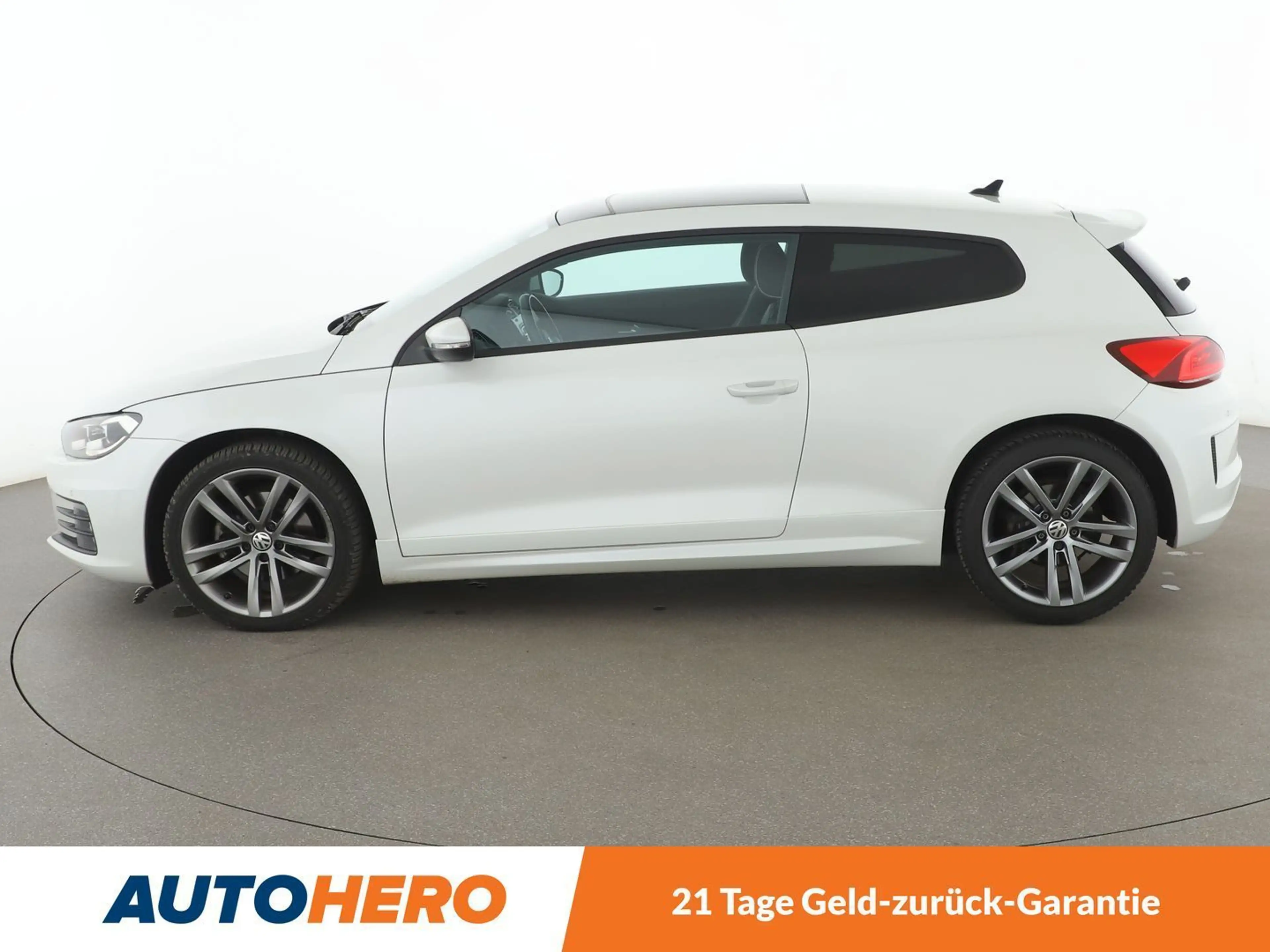 Volkswagen Scirocco 2.0 TSI BMT Aut.*NAVI*TEMPO*BI-XENON*CAM*PDC*SHZ* — photo 3