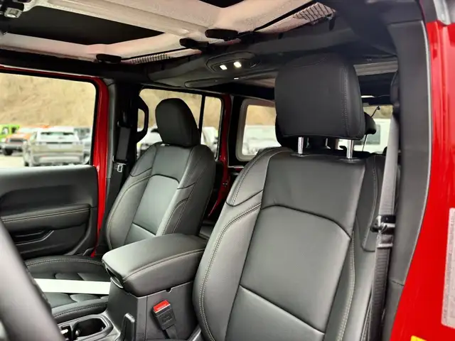 Jeep Wrangler Sahara PHEV 380 PS 4xe Ansicht 14