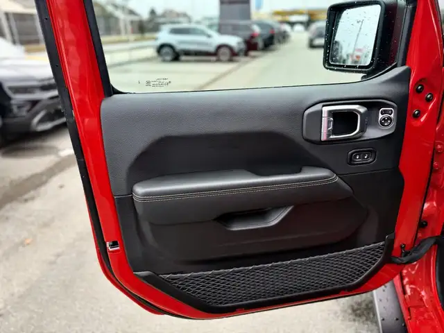 Jeep Wrangler Sahara PHEV 380 PS 4xe Ansicht 12