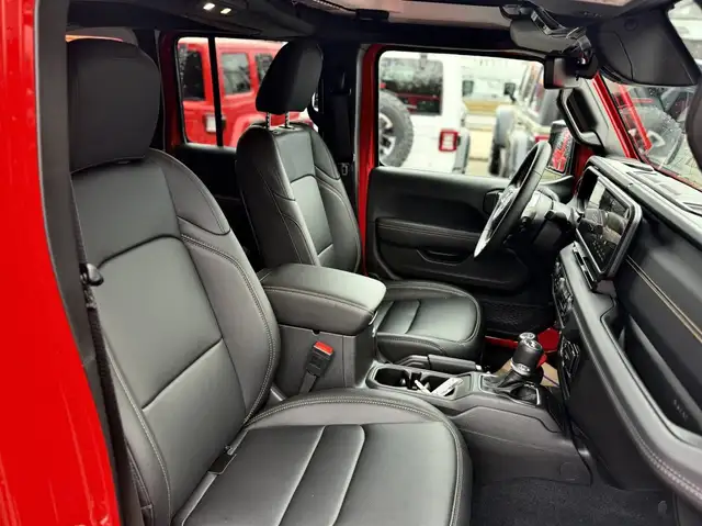 Jeep Wrangler Sahara PHEV 380 PS 4xe Ansicht 11