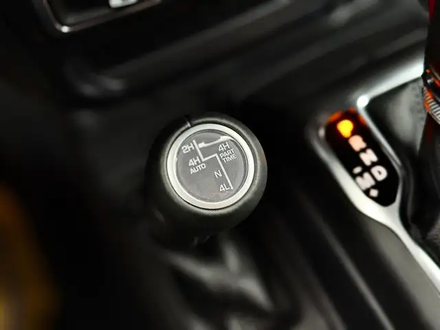 Jeep Wrangler Sahara PHEV 380 PS 4xe Ansicht 21