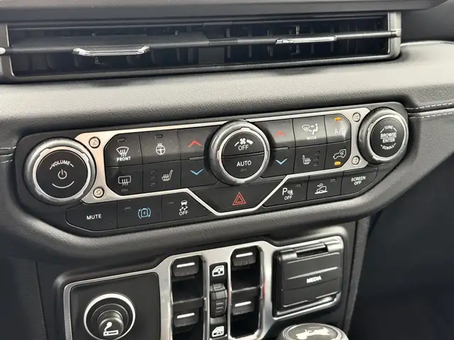 Jeep Wrangler Sahara PHEV 380 PS 4xe Ansicht 20