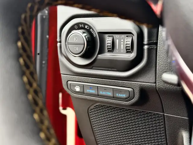 Jeep Wrangler Sahara PHEV 380 PS 4xe Ansicht 15