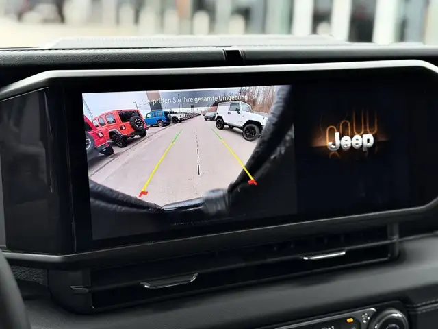 Jeep Wrangler Sahara PHEV 380 PS 4xe Ansicht 18