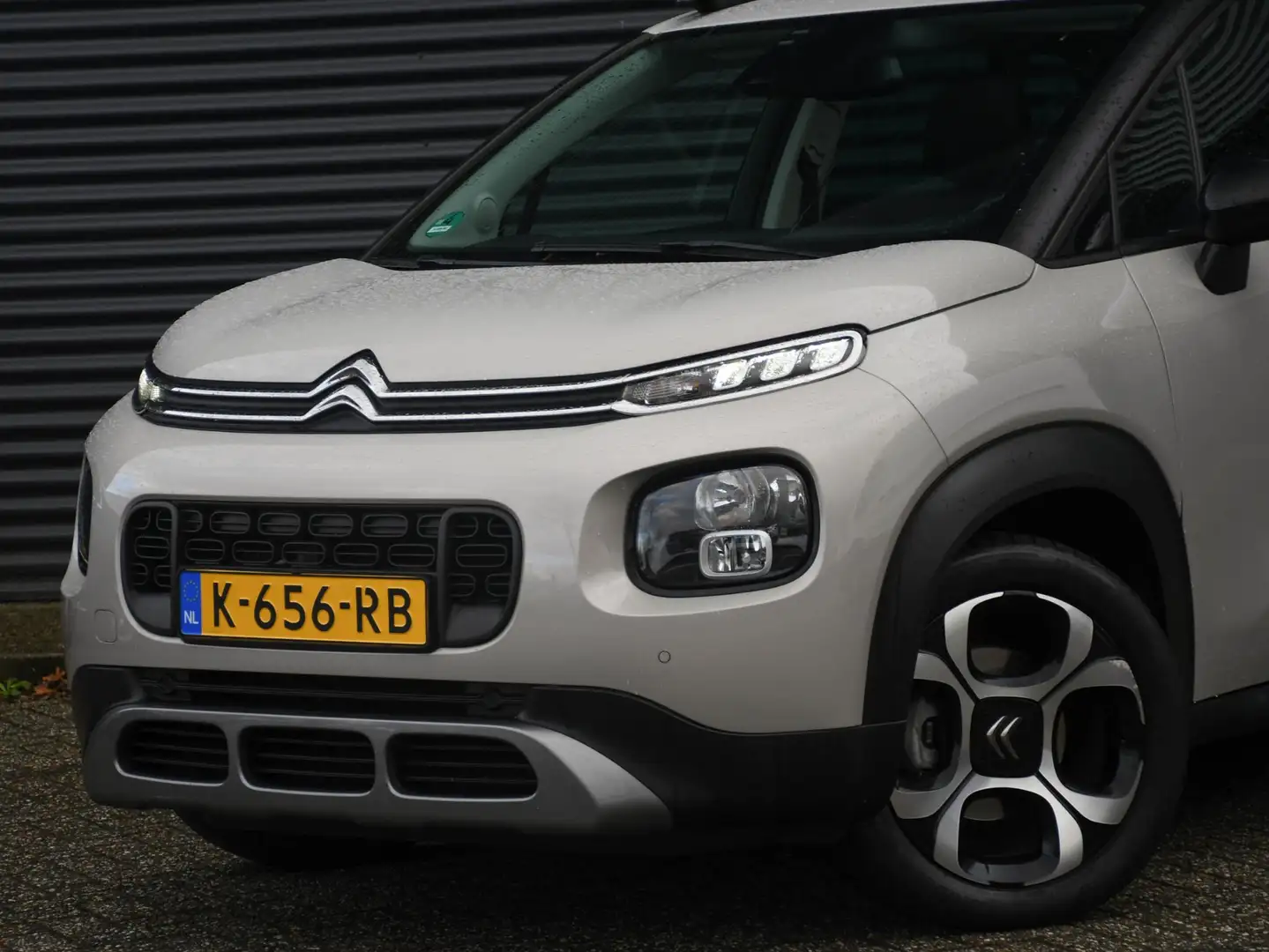 Citroen C3 Aircross Shine 1.2 PureTech 110pk PANO-DAK | CRUISE | LANE Gris - 2