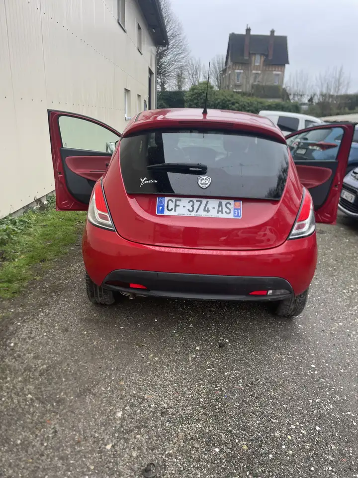 Lancia Ypsilon 1.2 8v 69 ch Stop\u0026Start Platinum