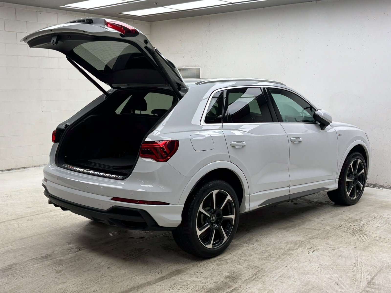 2024 Audi Q3 Technik | 360 Camera | Navigation | Sunroof thumb 8