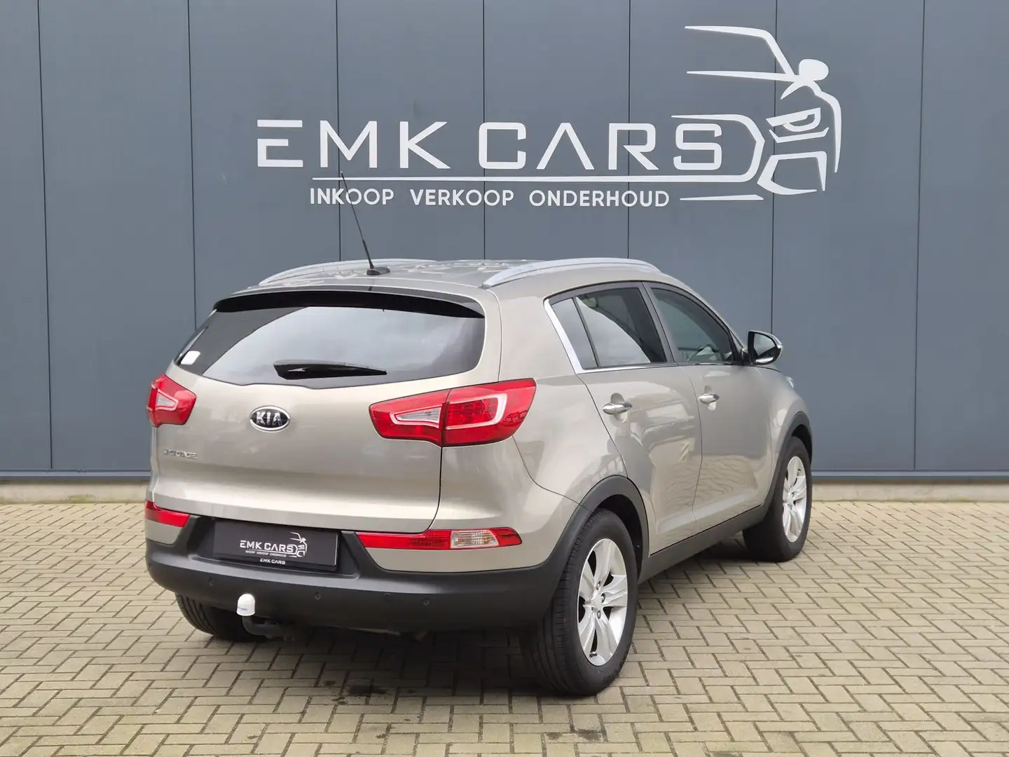 Kia Sportage 2.0 X-ecutive Plus Pack Grau - 2