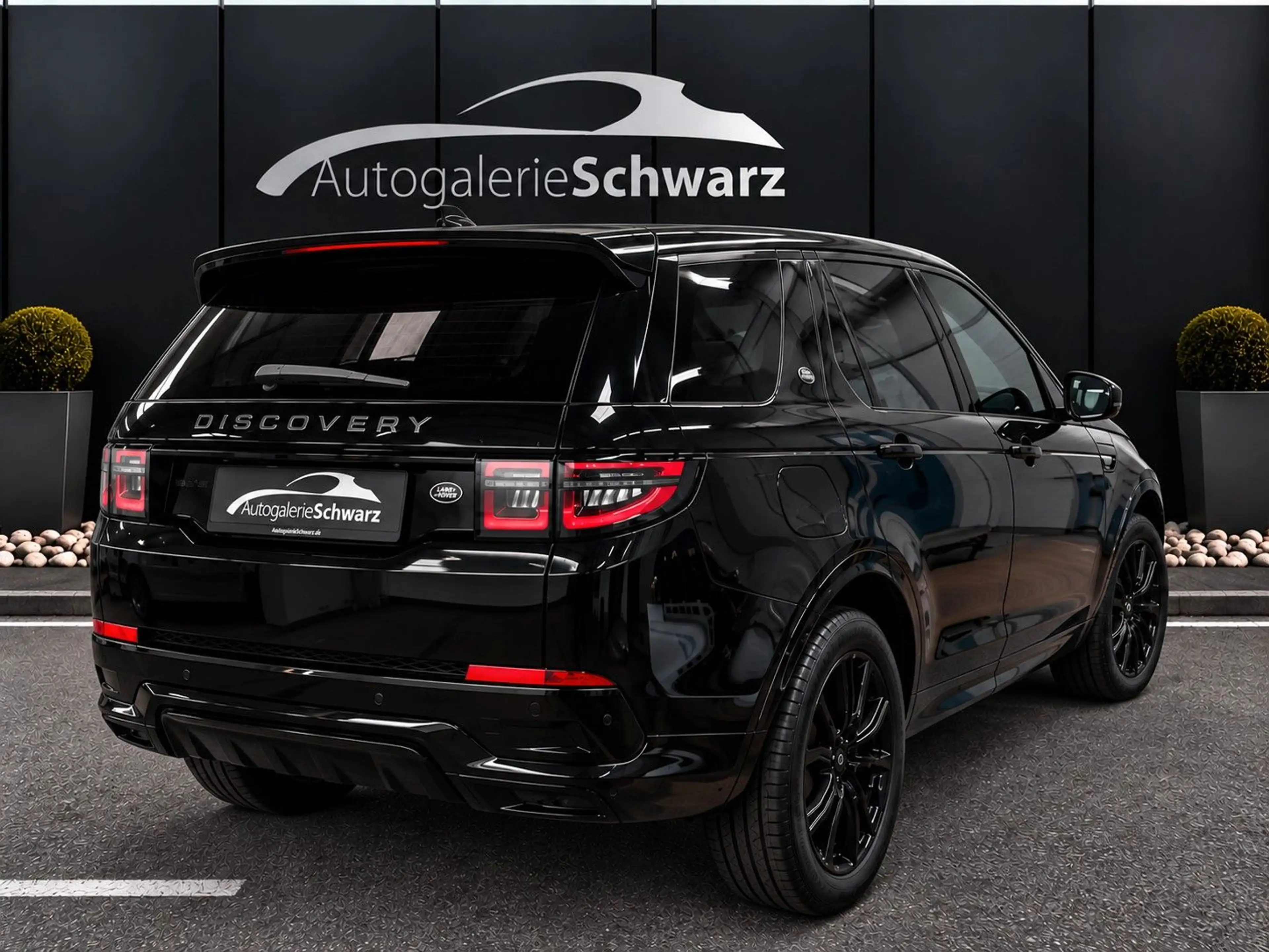 Land Rover Discovery Sport R-Dynamic SE ALL-BLACK 360°PANO — photo 5